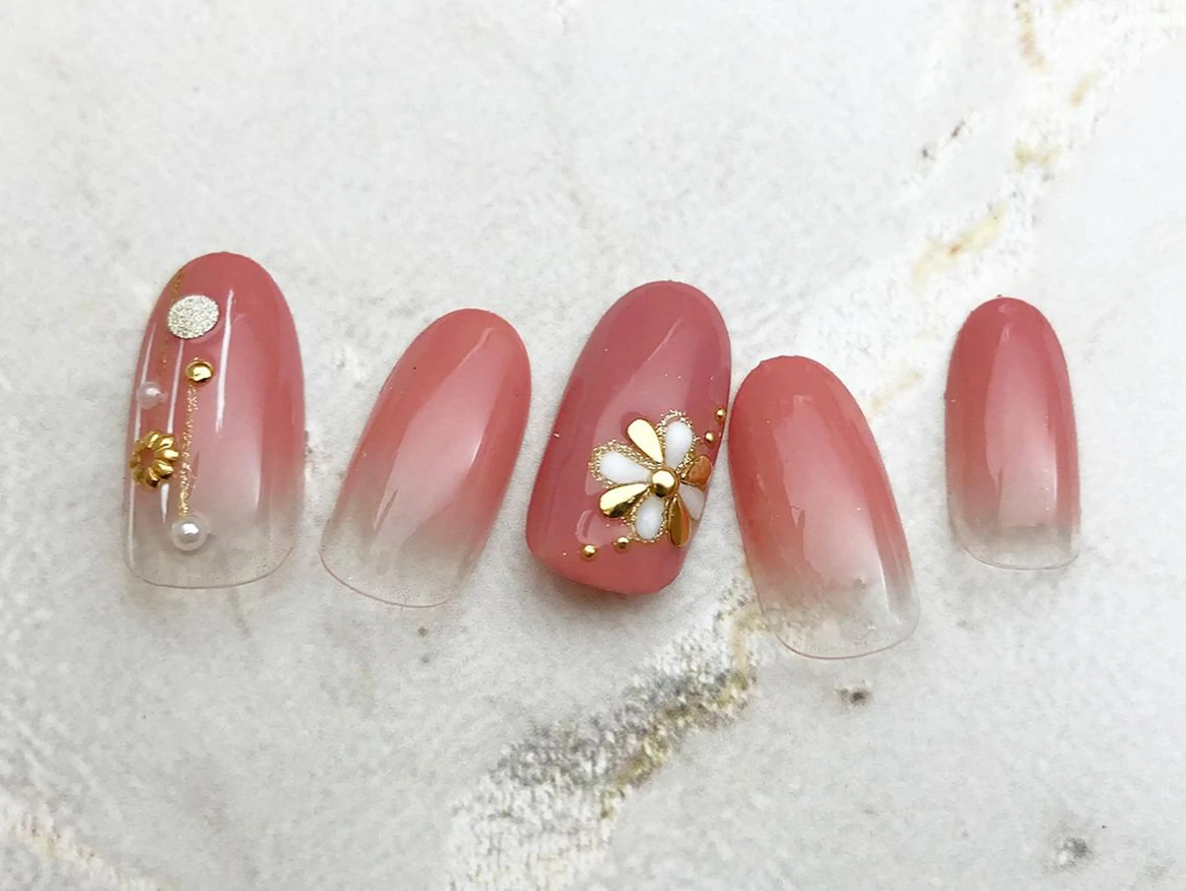 ネイル リセ有楽町店 ネイリストのネイルデザイン