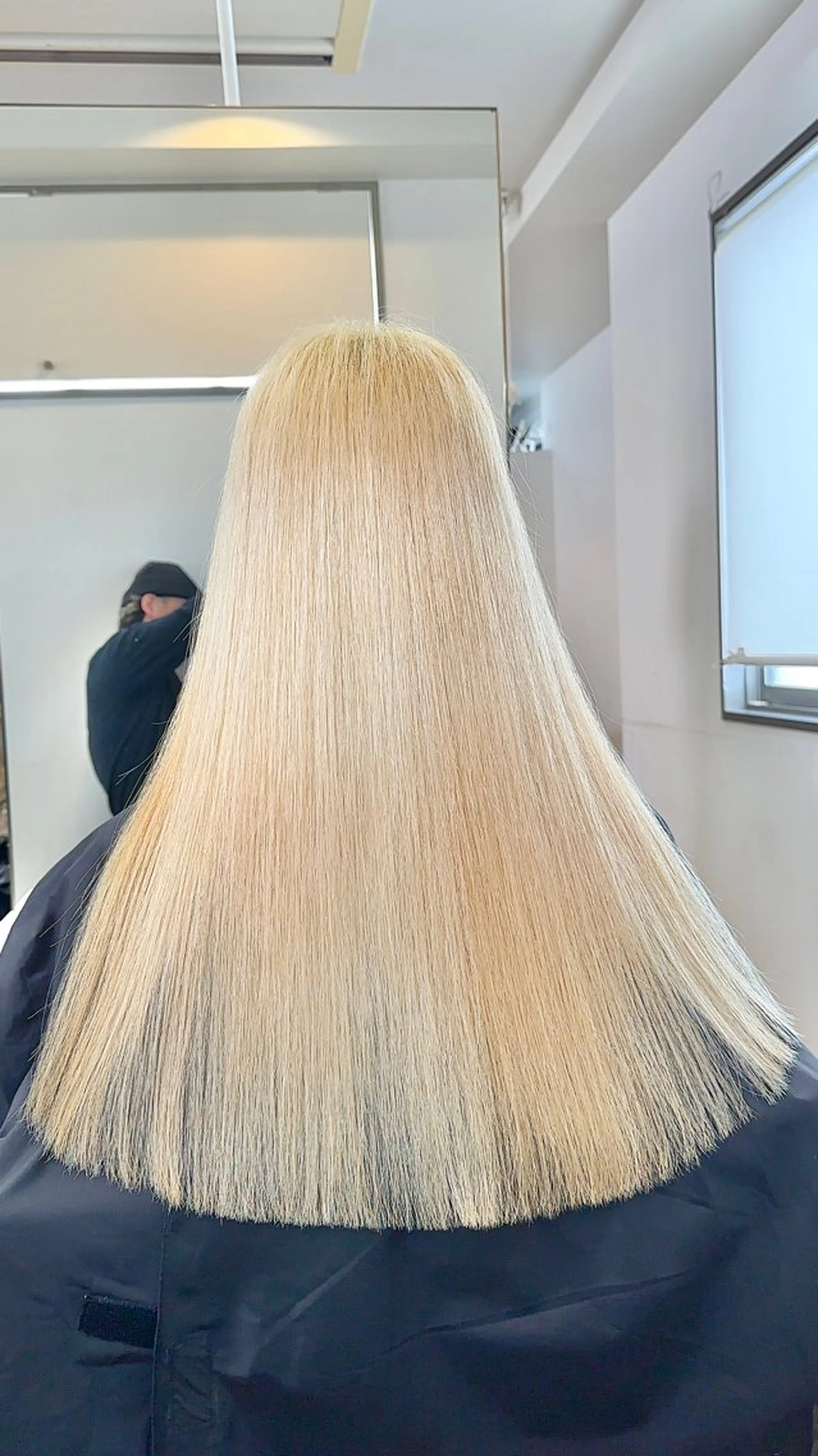 ロング ヘアカラー トリートメント ハイトーン髪質改善 家中貴典のヘアスタイル