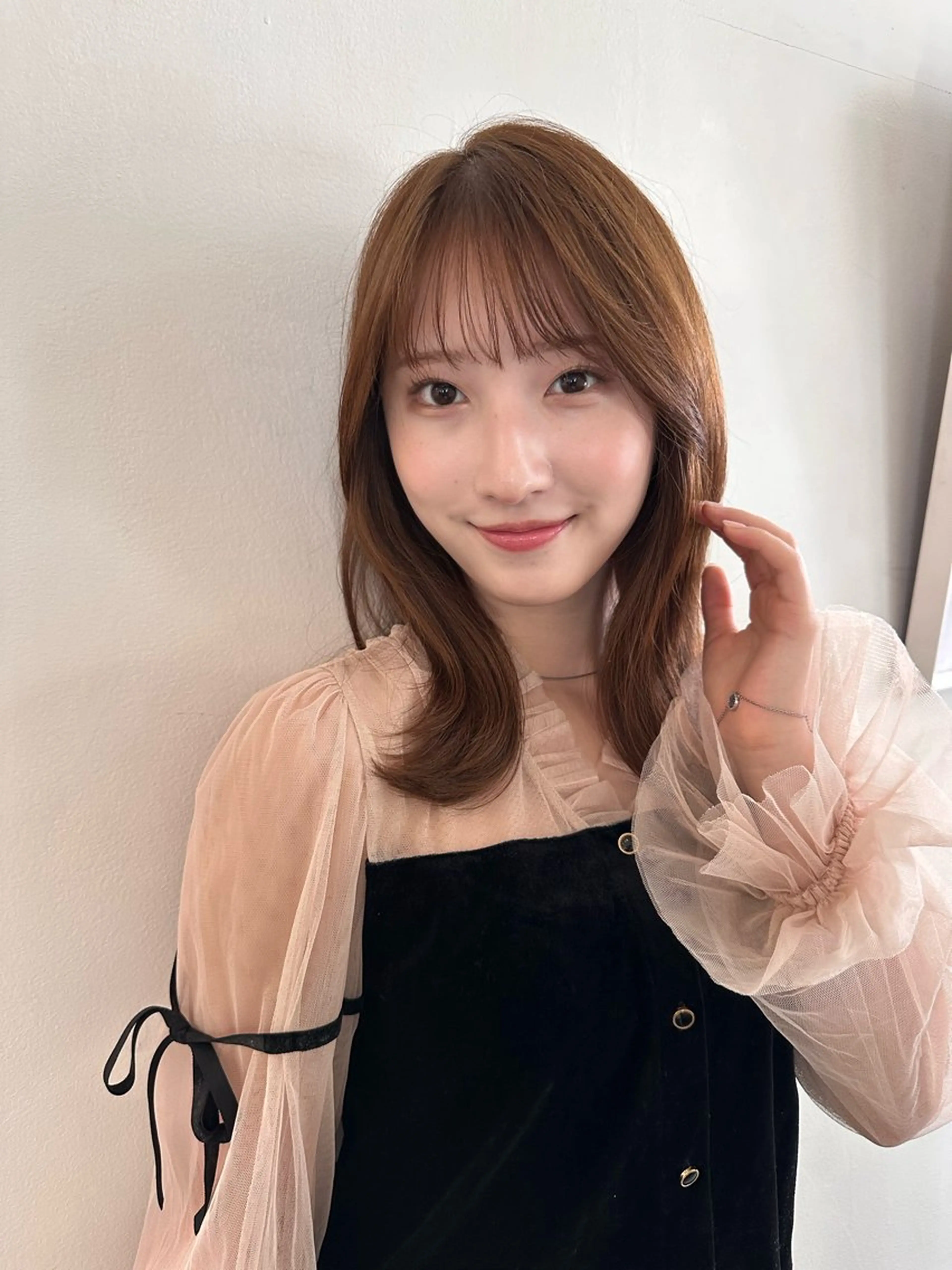 ロング カット ヘアカラー 齊藤政太 顔周り カット 透明感カラーのヘアスタイル