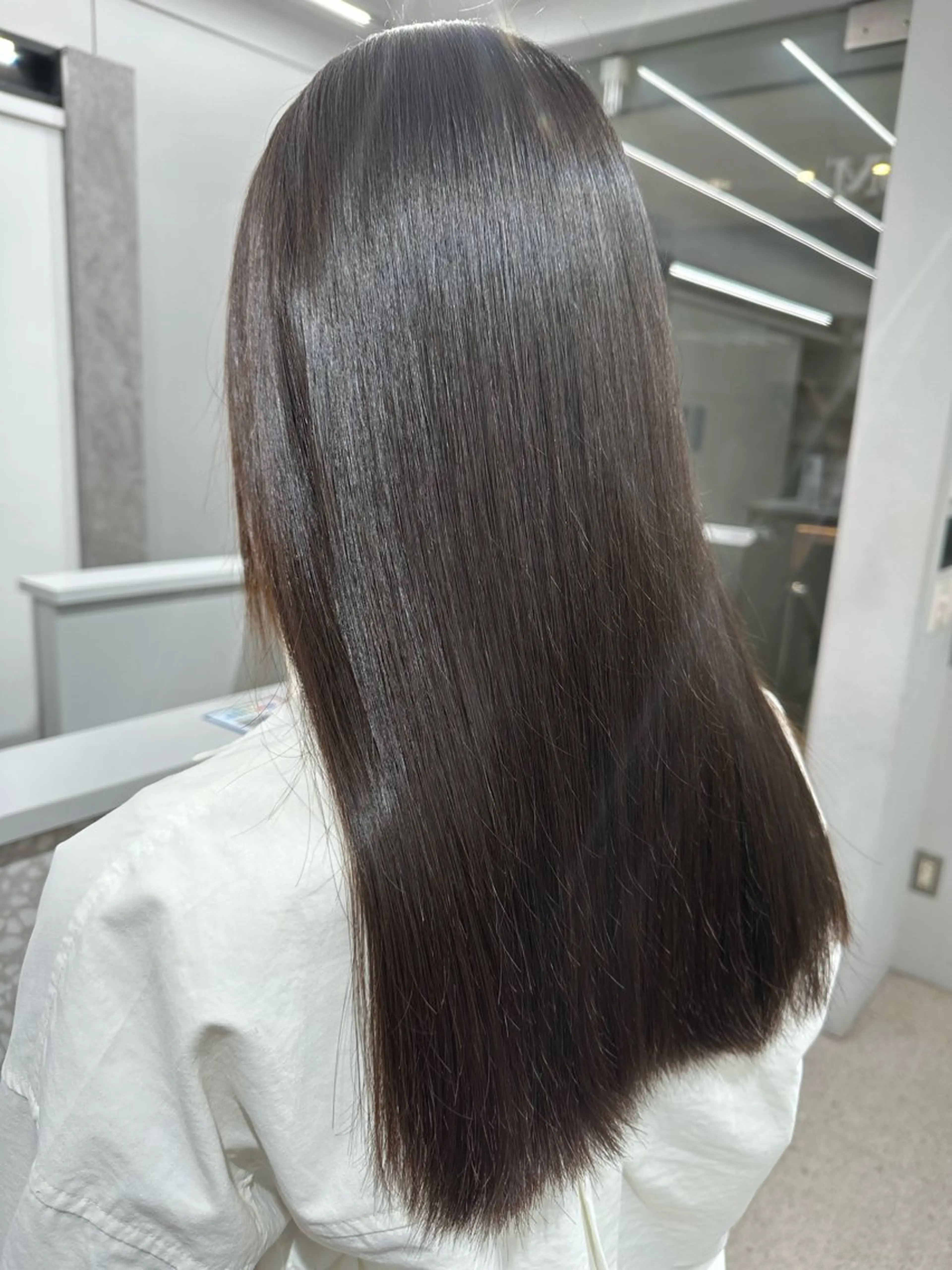 ミディアム 🖤🤍石川 アイリ🤍🖤のネイルデザイン