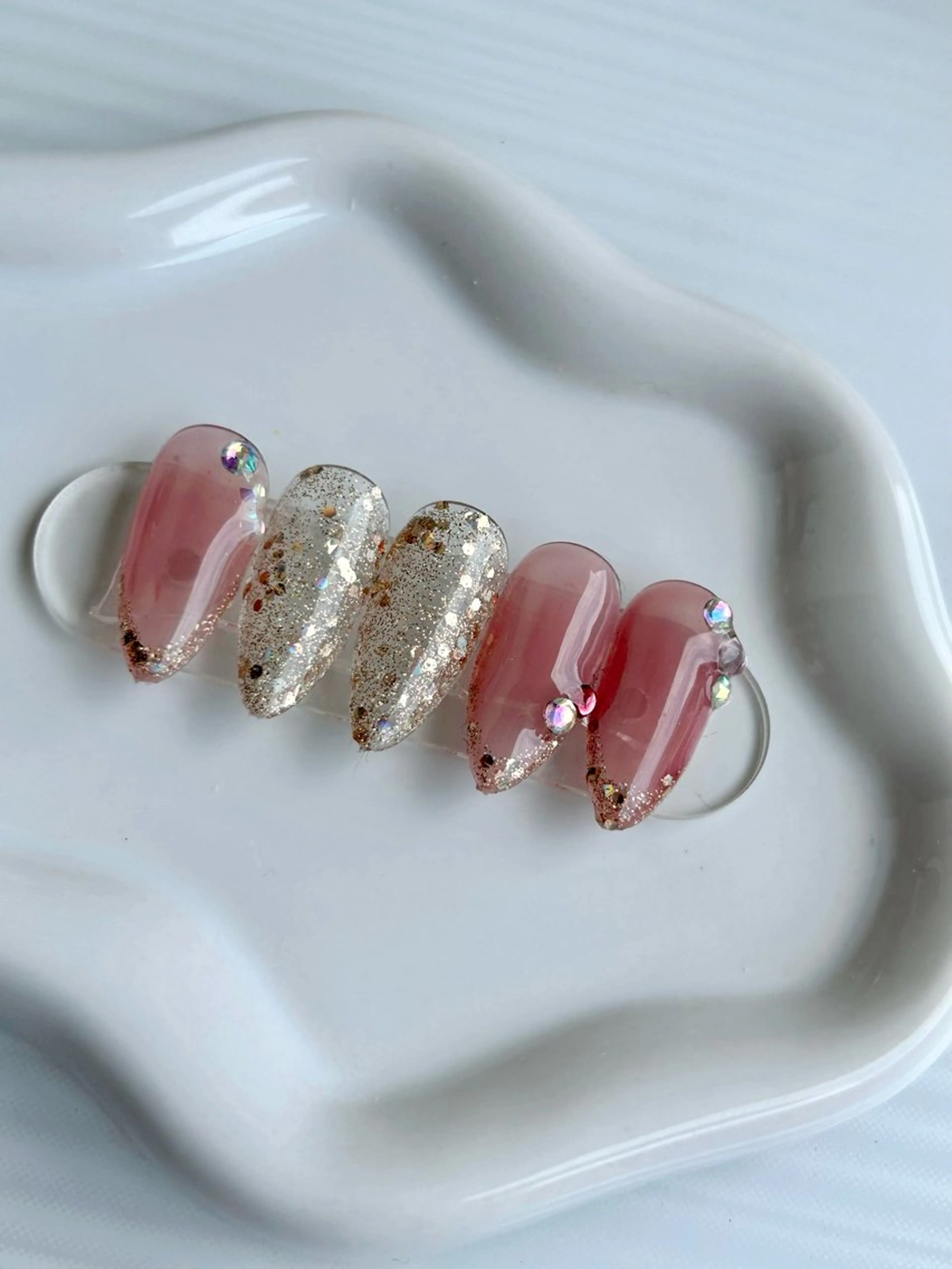 ネイル コウ ヨウのネイルデザイン