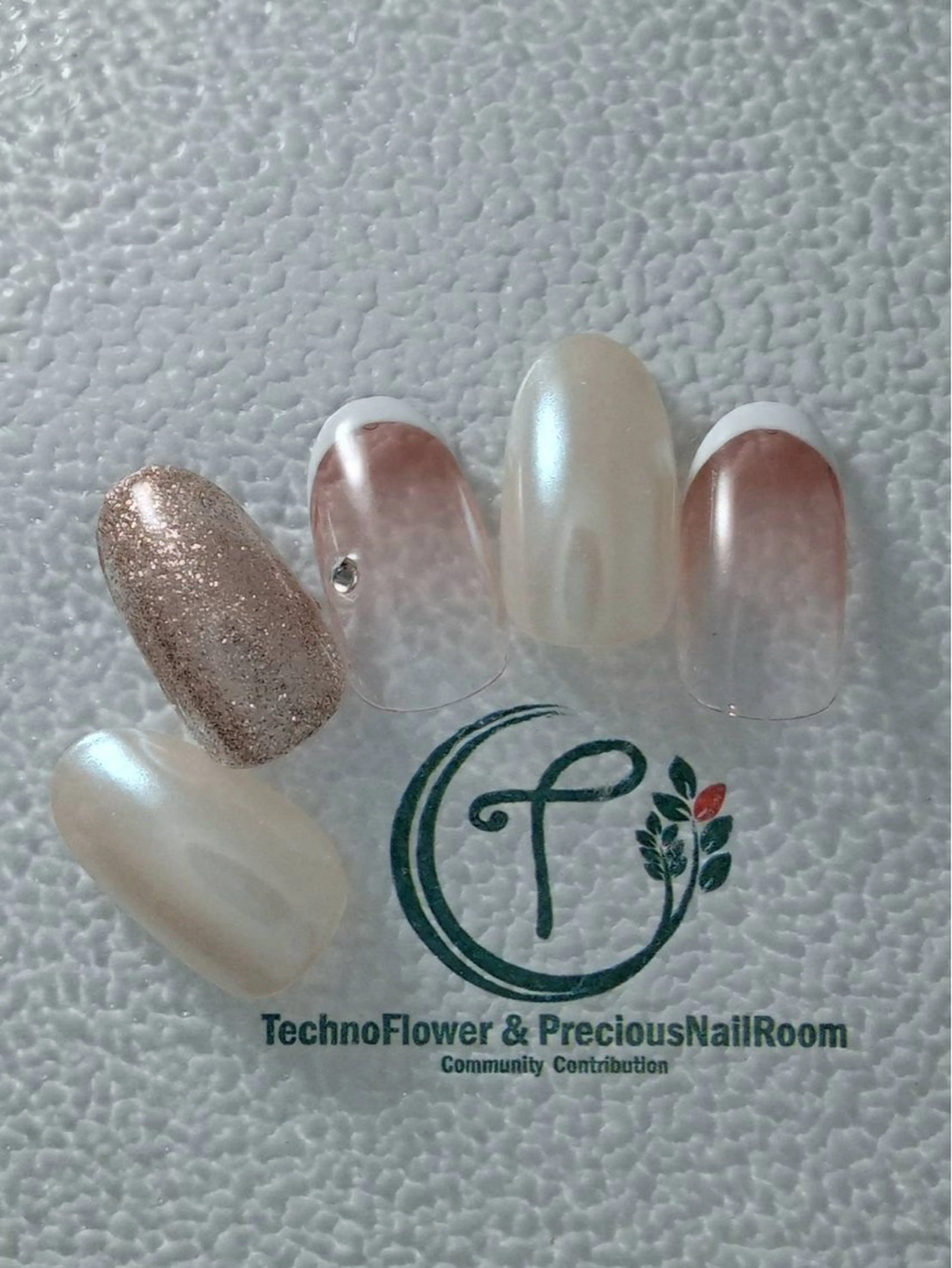 ネイル フラワーネイル ハンドネイル precious nail room所属・precious nail  roomのネイルデザイン