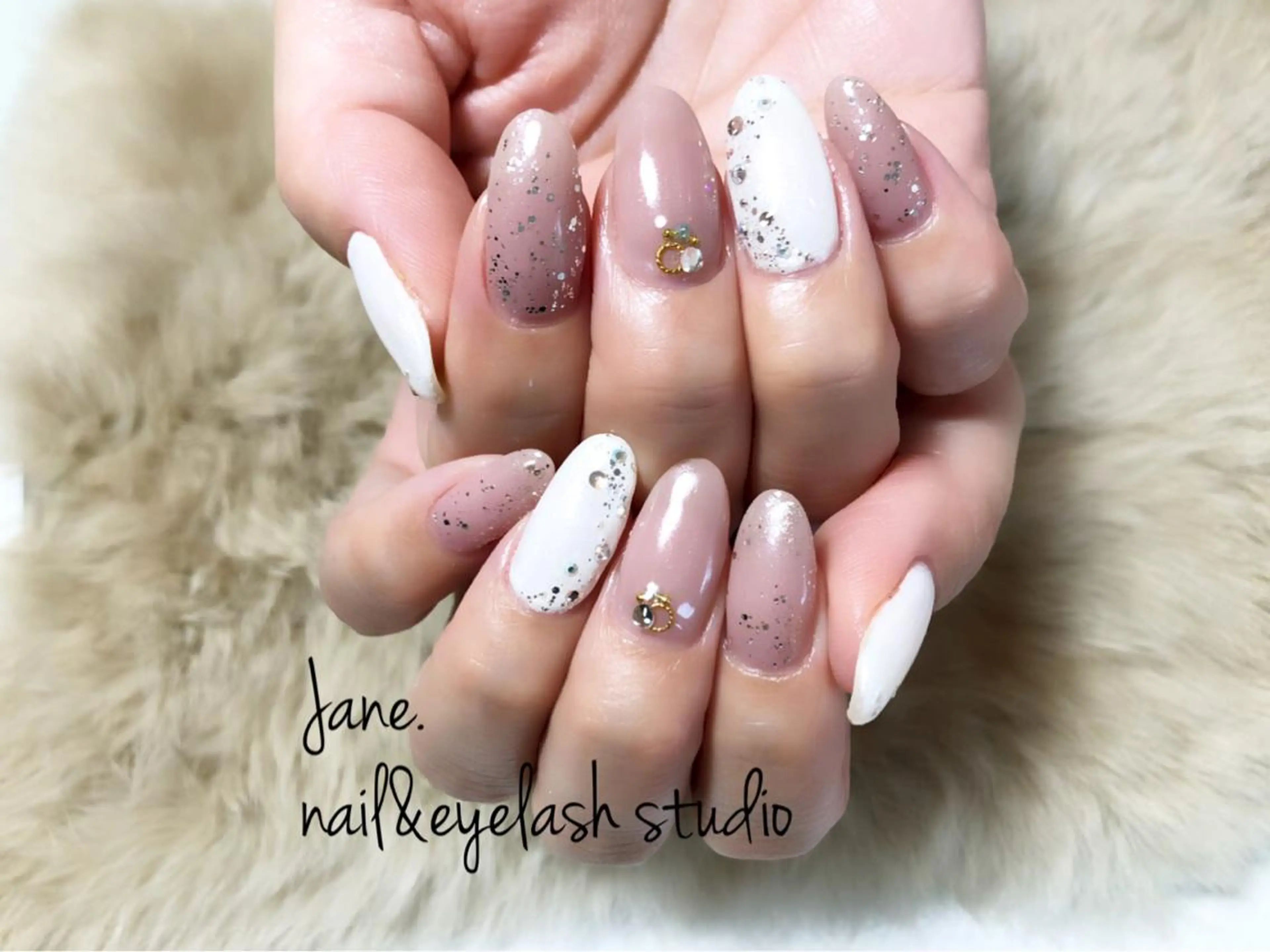 ネイル Yakko pas á pasのネイルデザイン