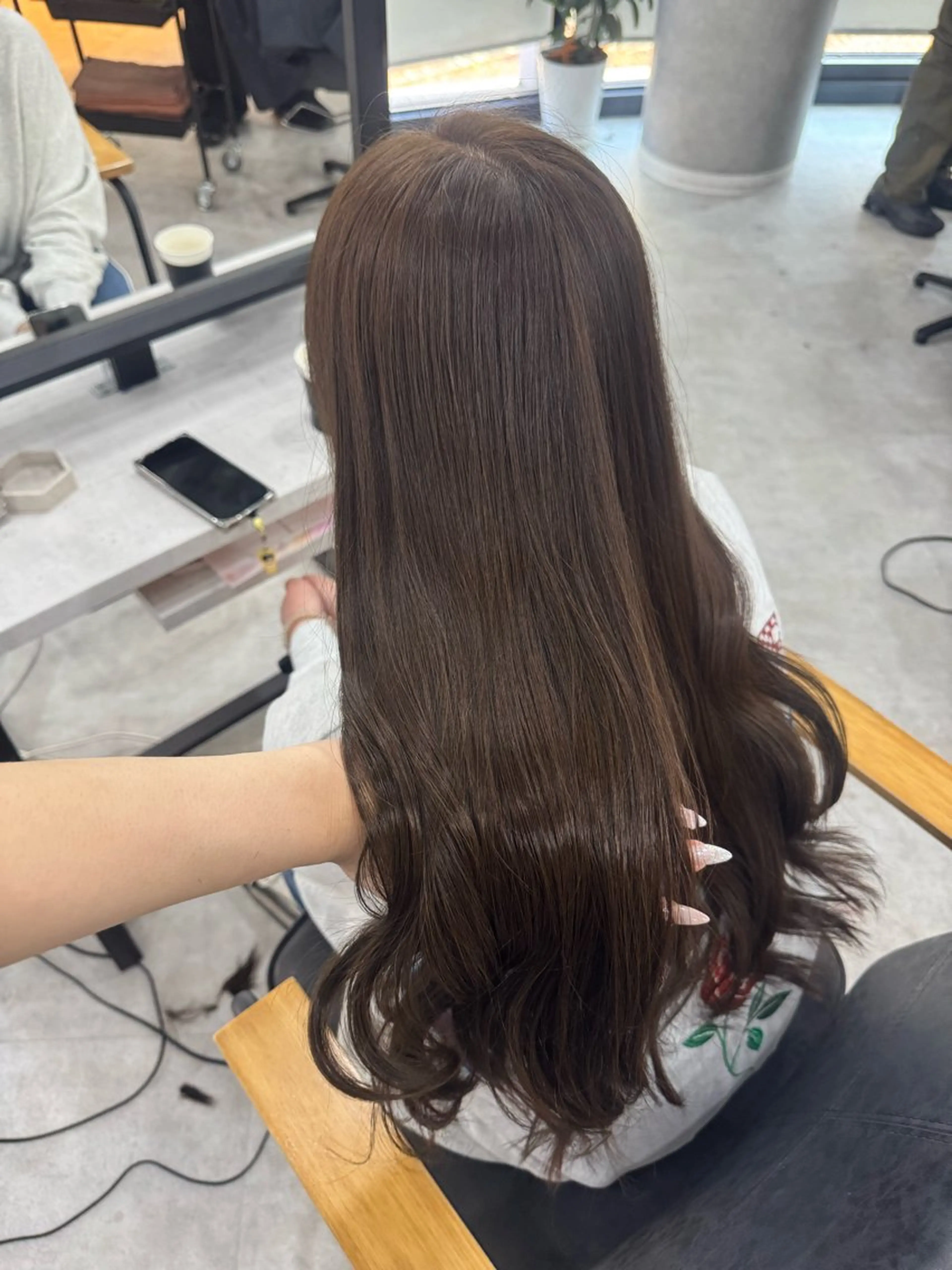 ロング カラー ベージュカラー ブリーチ ブラウンカラー ショコラブラウン ショコラグレージュ カット ヘアカラー トリートメント 赤み無し柔らかカラー 【梅田】madokaのヘアスタイル