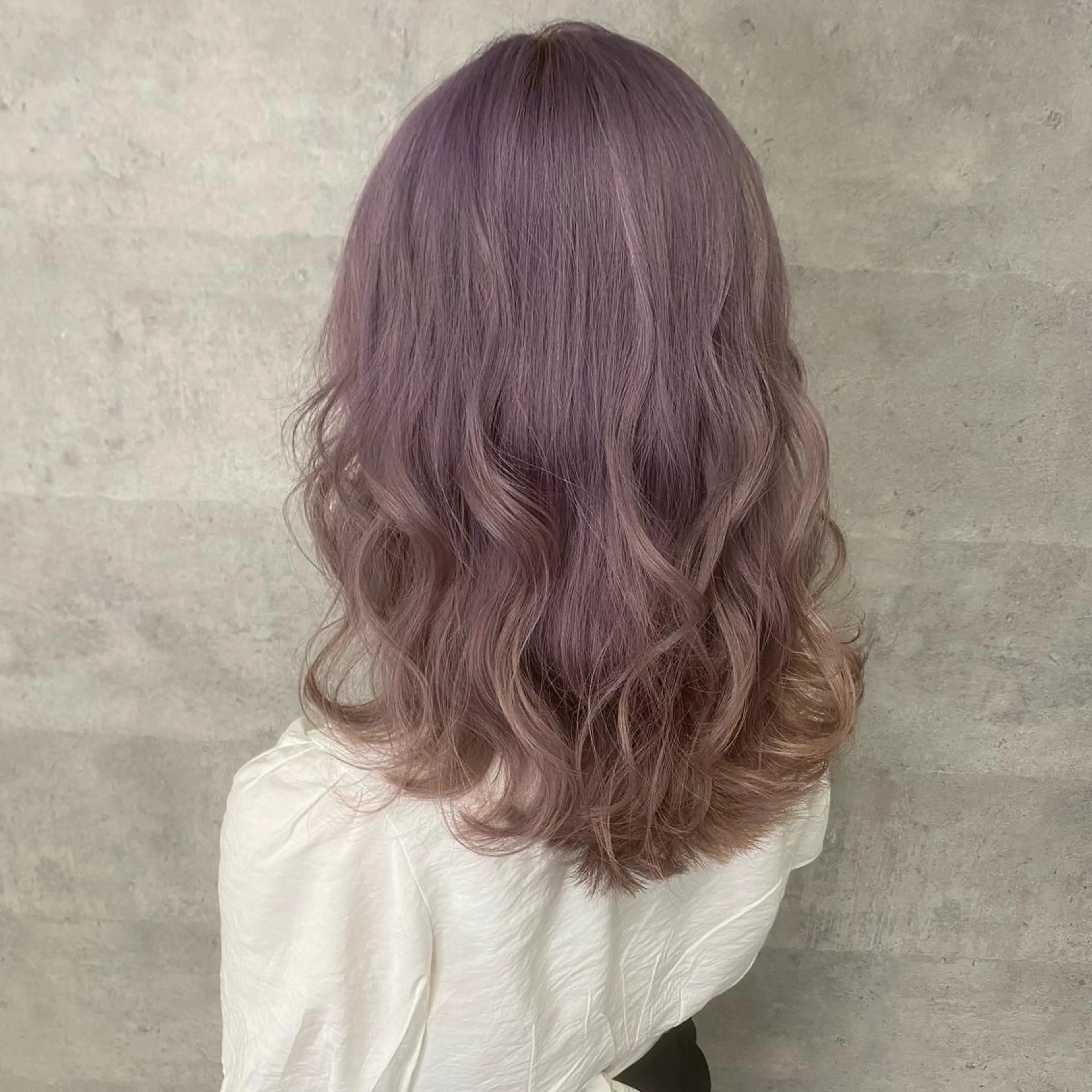 ミディアム カラー シールエクステ特化 ハイトーン、NANAのヘアスタイル