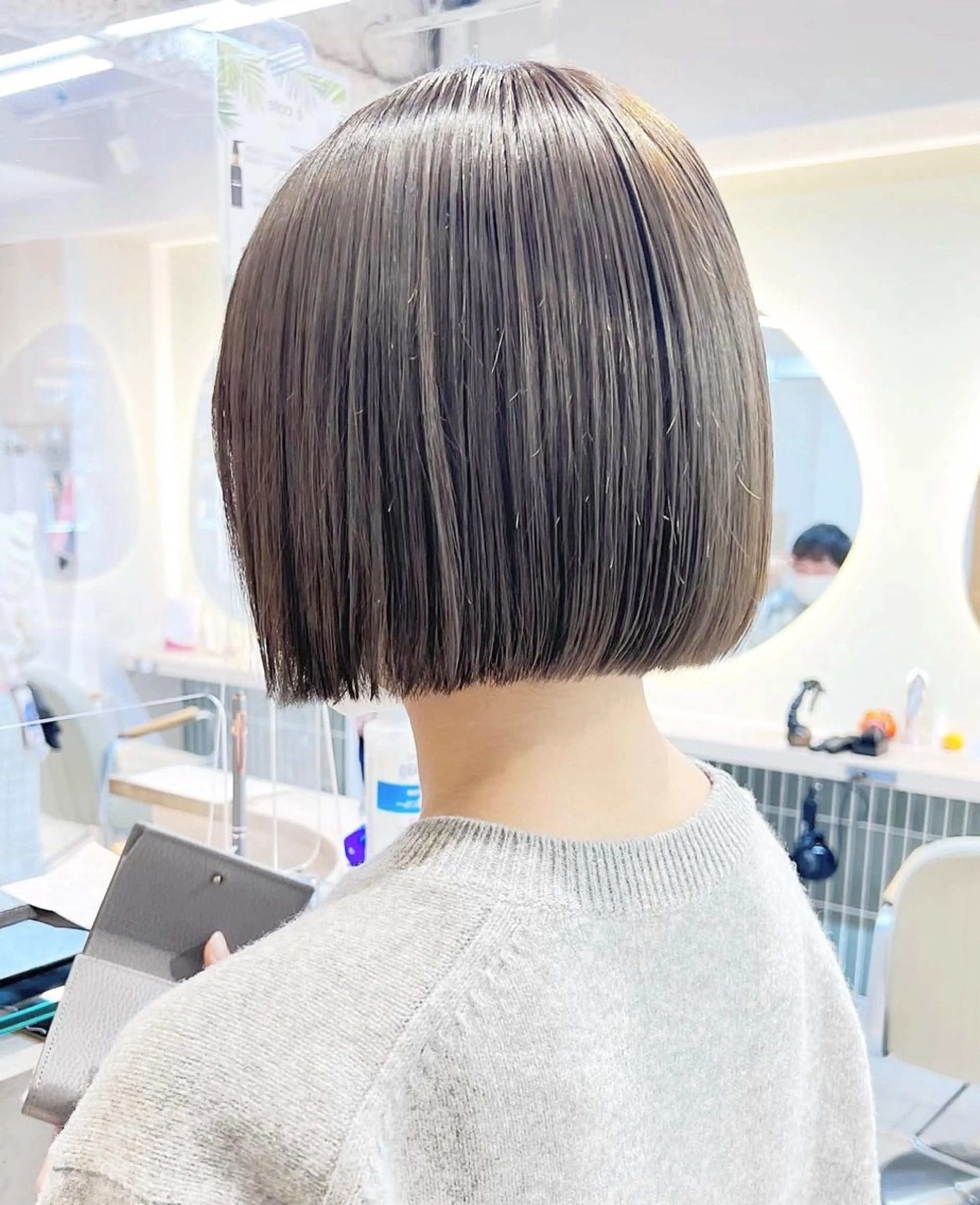 ショート センターパート /ニュアンスパーマのヘアスタイル