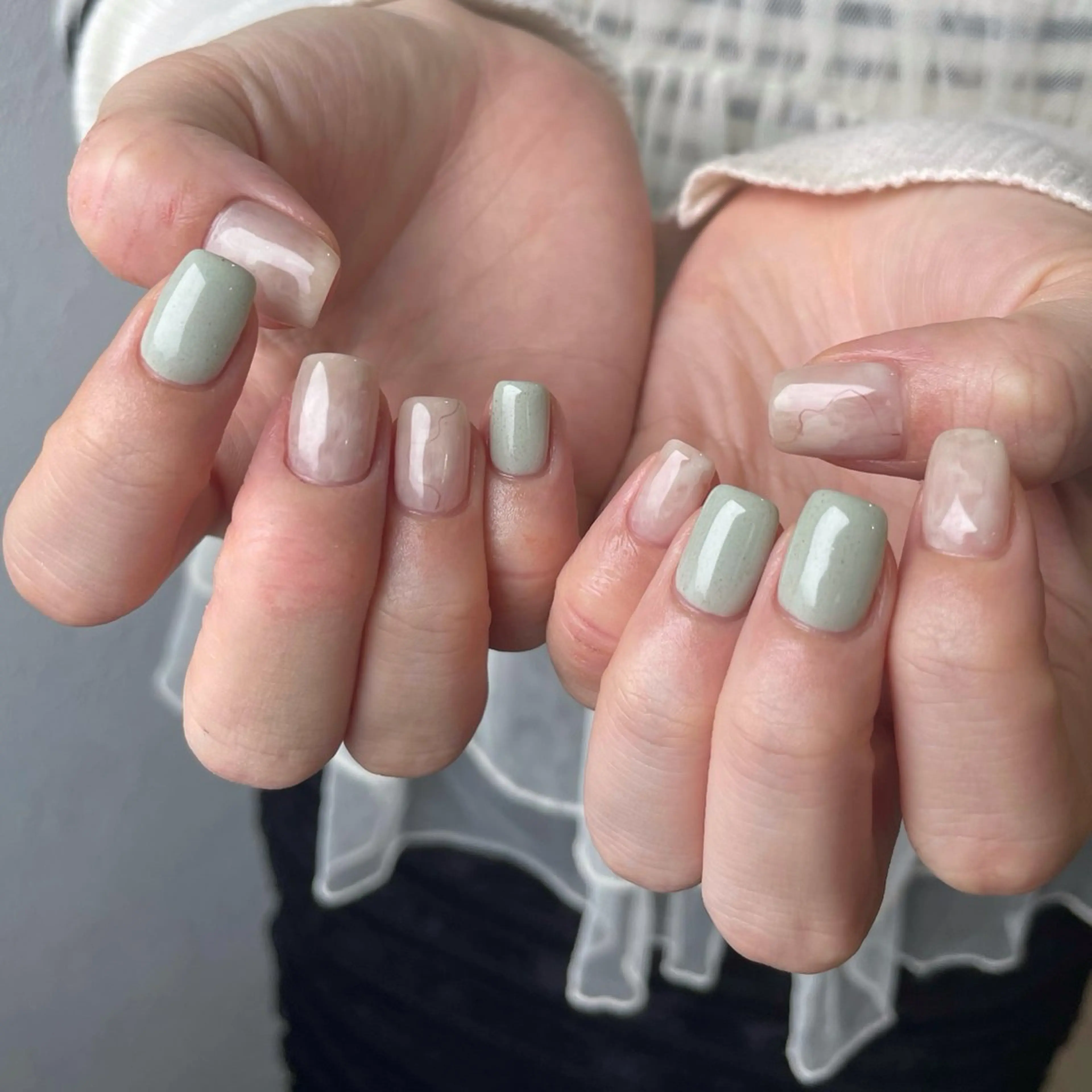 ネイル アートネイル ジェルネイル グリーン 持ち込み ニュアンスネイル ハンドネイル norme_ akiのネイルデザイン