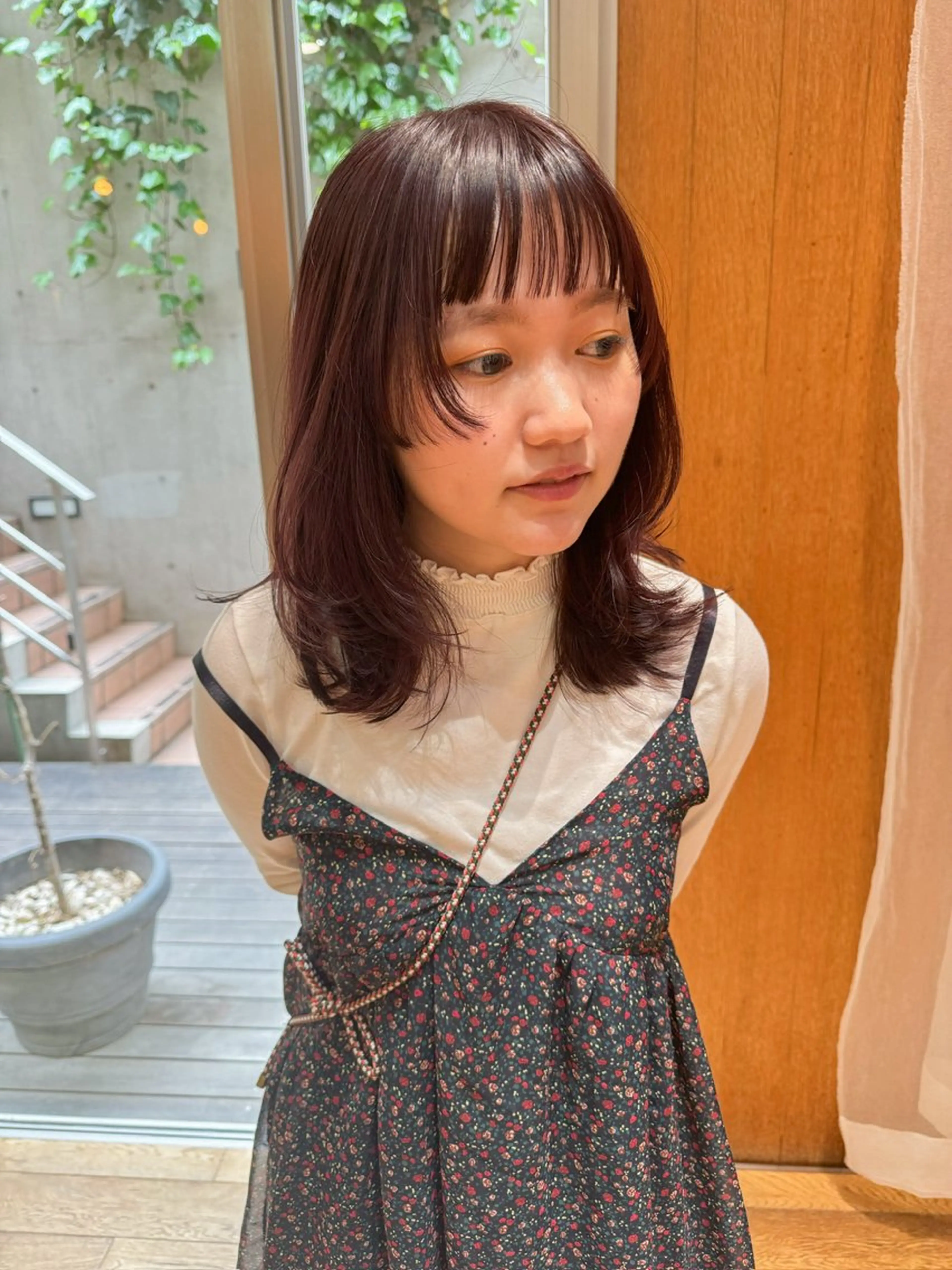 ミディアム カラー カット パーマ 大橋 芽衣のヘアスタイル