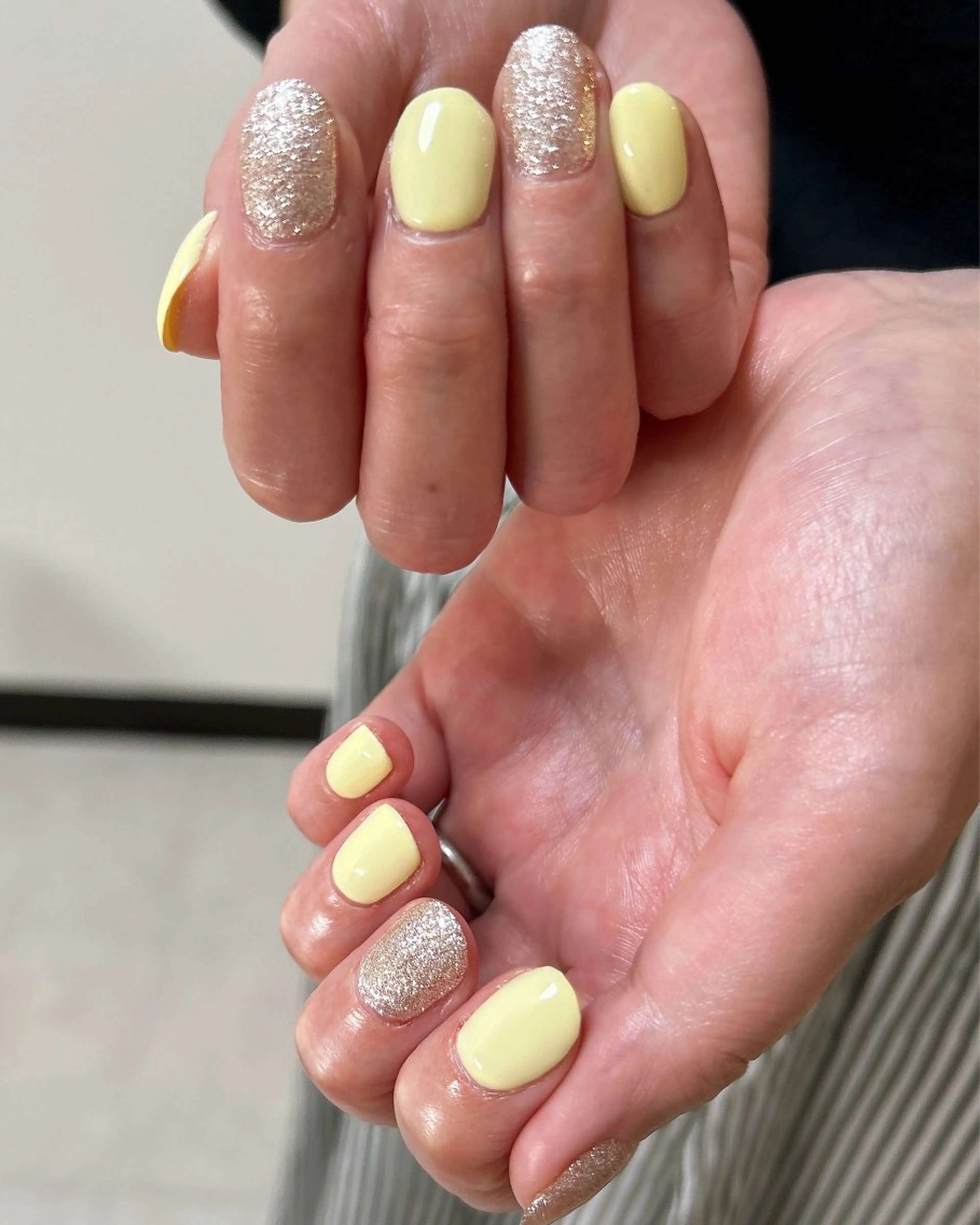 ネイル ワンカラーネイル パステルネイル 春ネイル 黄色 ハンドネイル ten nail salon　かえでのネイルデザイン