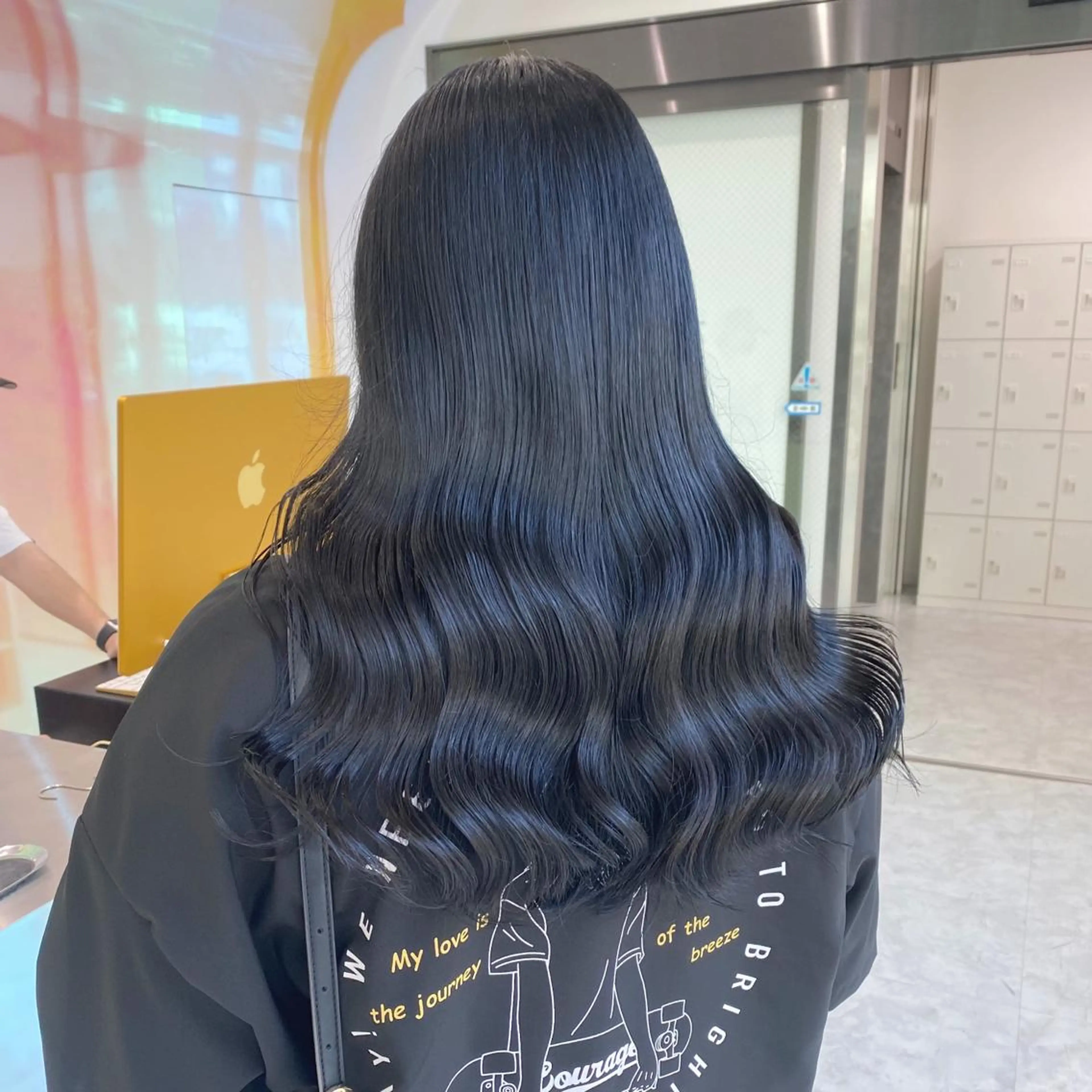 【一生懸命頑張ります💆🏻‍♀️】シャンプーブロー＋コテ巻き仕上げ💕の写真