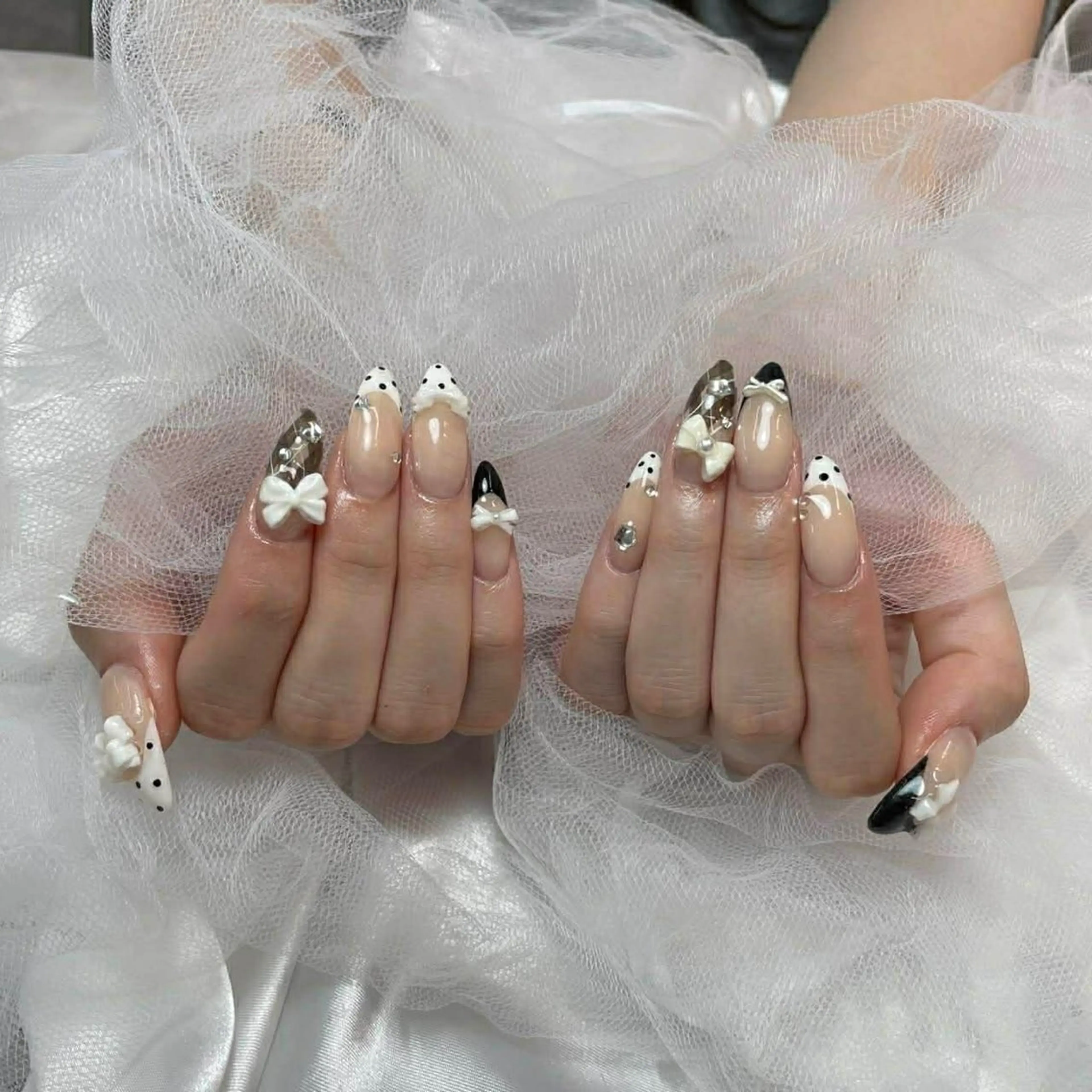 ネイル オーロラネイル ブラウン チークネイル 成人式 フットネイル Huyn Nail Studio所属・Huyn Nail Studioのネイルデザイン