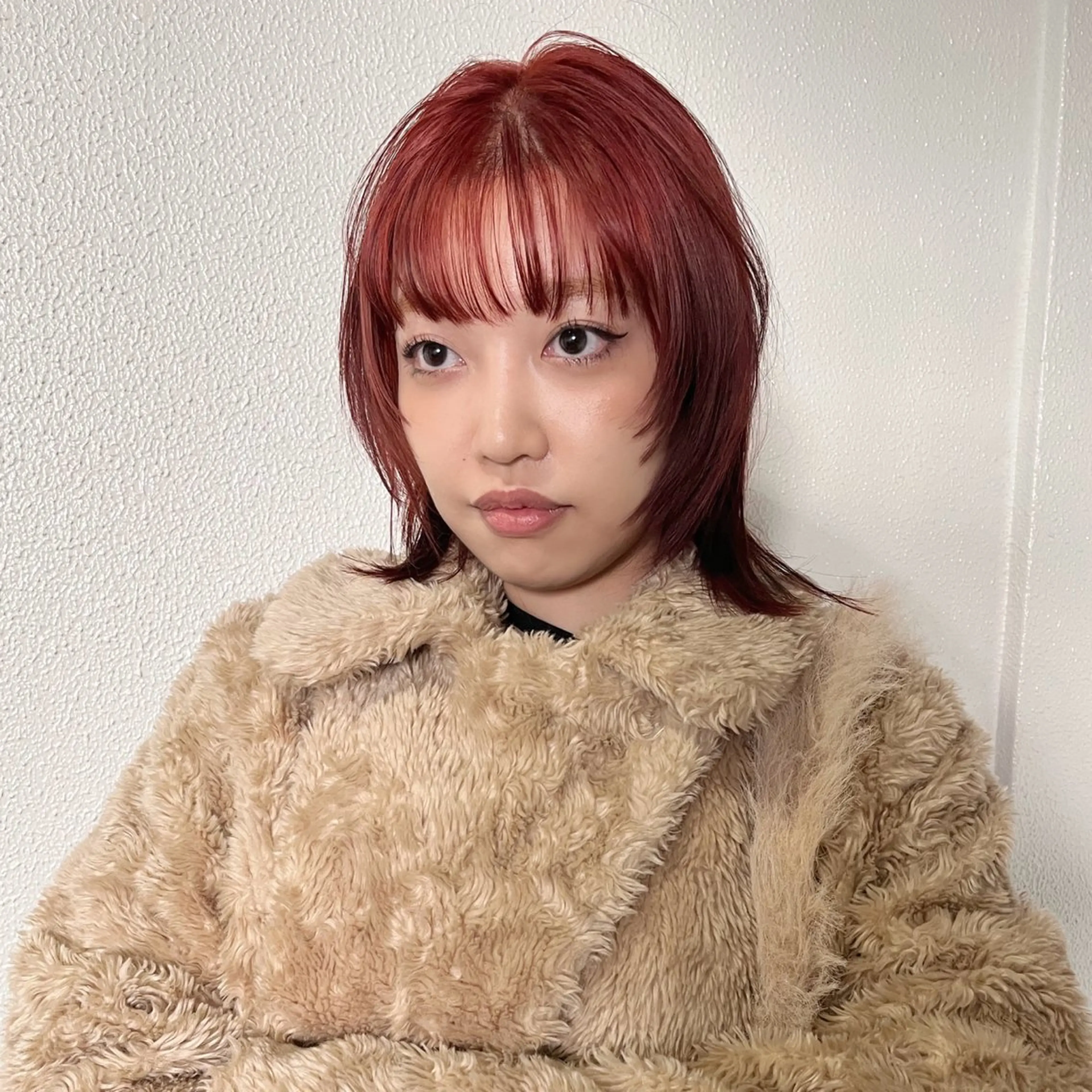 ミディアム カラー ブリーチ ボルドーカラー ダブルカラー ブリーチなしカラー ウルフカット ヘアカラー トリートメント No1韓国風レイヤー &カチモリ✨ /サキのヘアスタイル