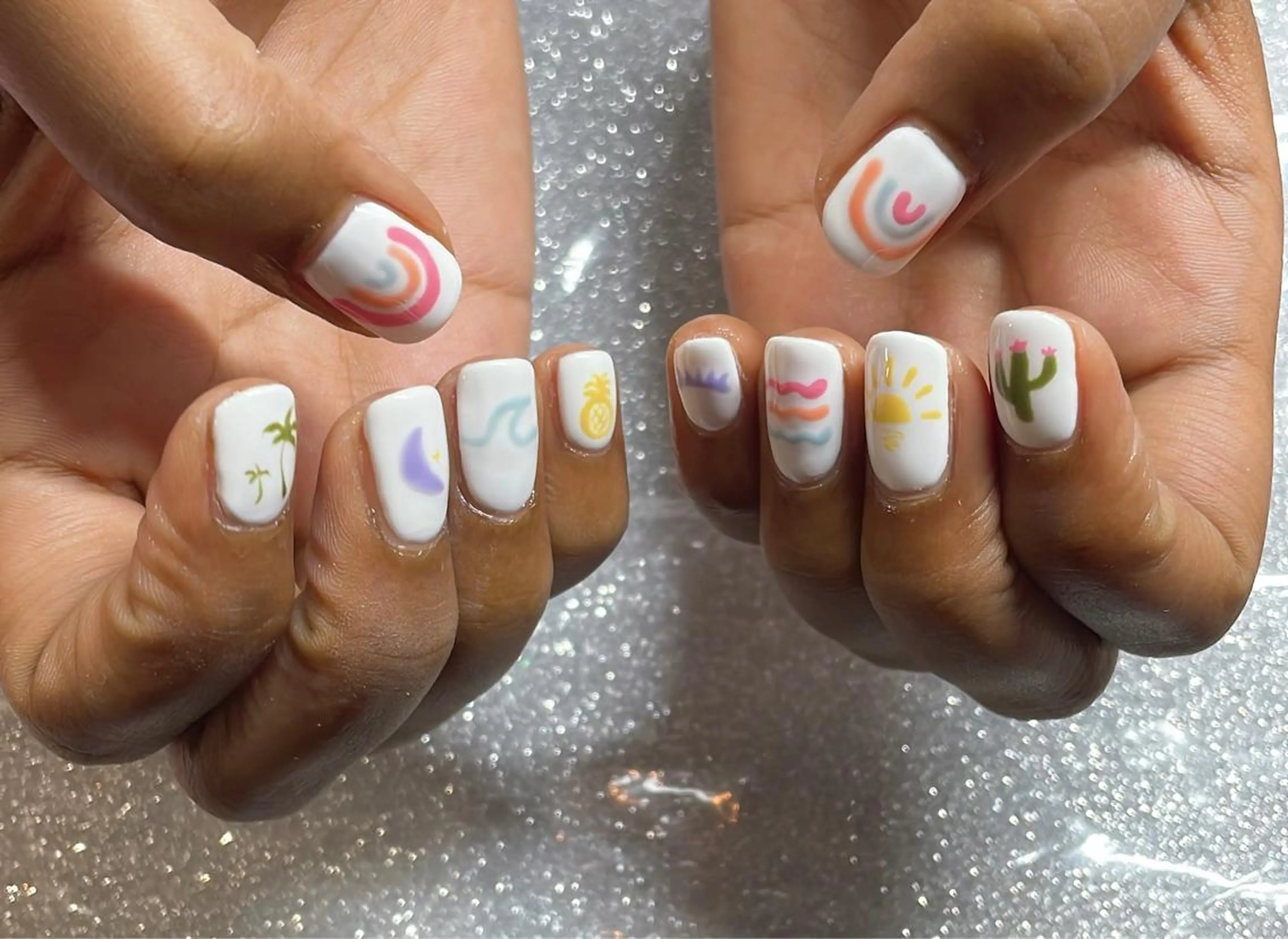 ネイル ハンドネイル VIERU 🌈🎀💖のネイルデザイン