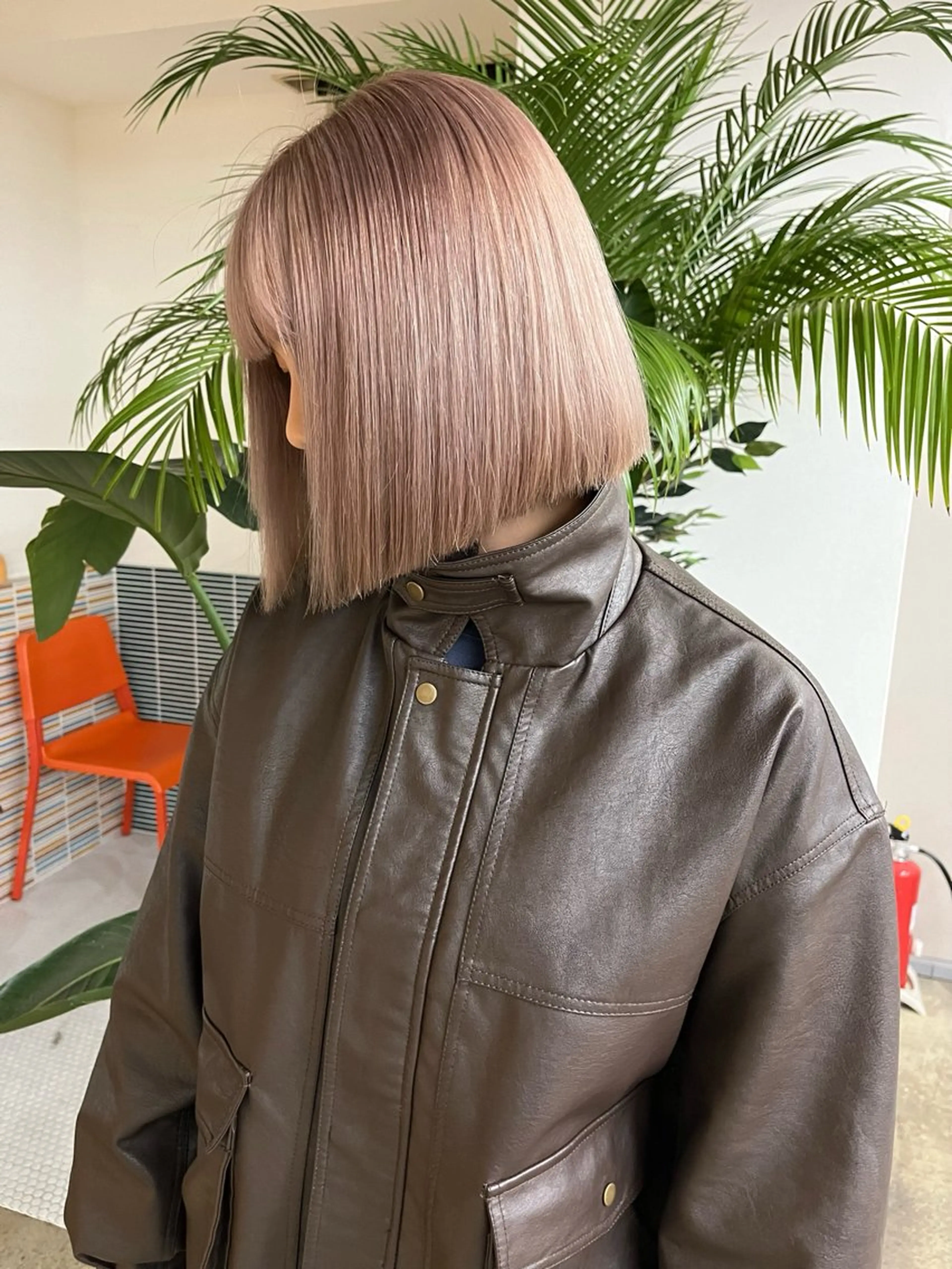 ミディアム カラー ベージュカラー ブリーチ ケアブリーチ ハイトーンカラー ミルクティーベージュ カット ヘアカラー トリートメント 🩷ハイトーン透明感 レイヤー🩷ユリカのヘアスタイル