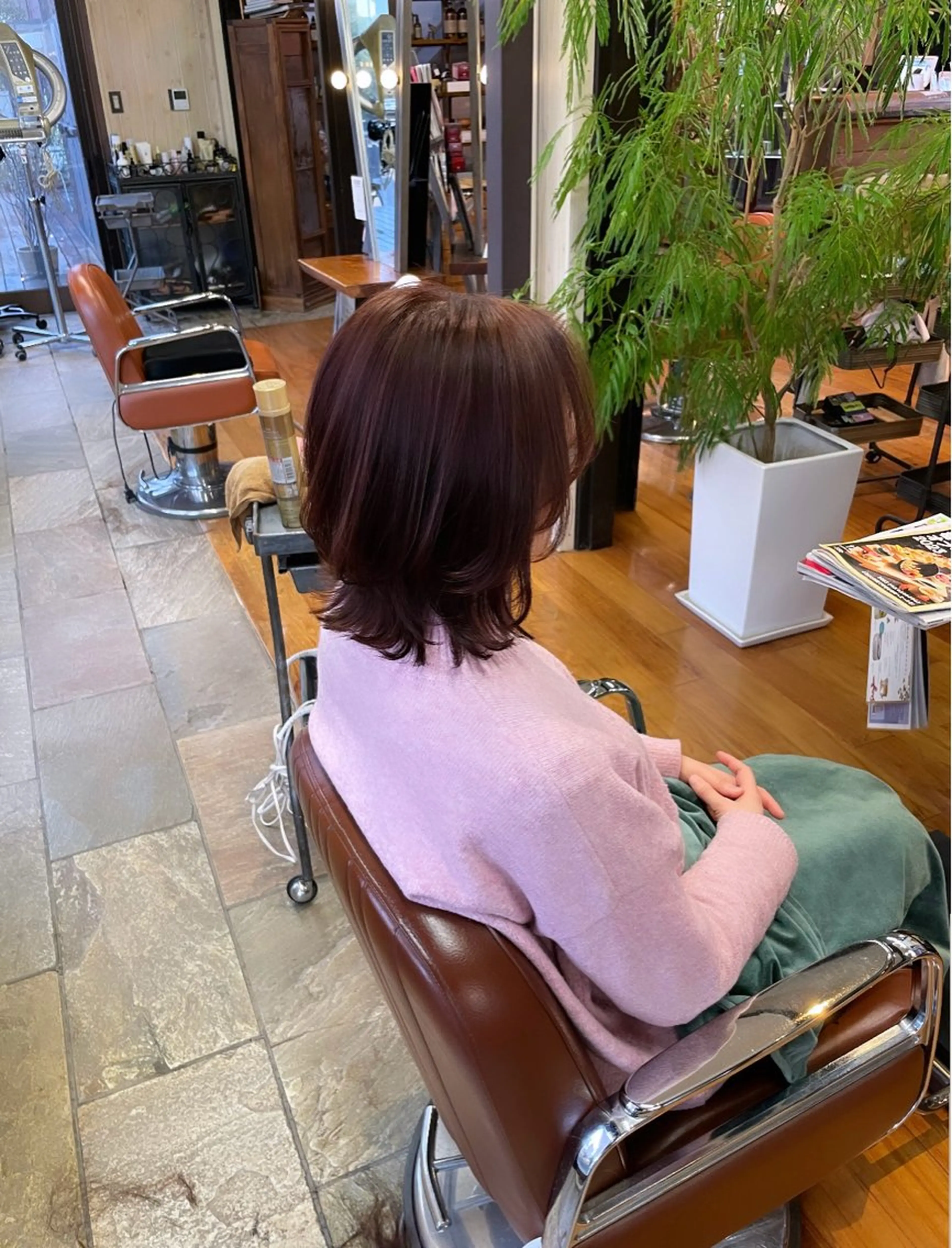 ミディアム カラー ベージュカラー ピンクカラー ピンクベージュ レイヤーカット ayaka |トレンドヘアのヘアスタイル