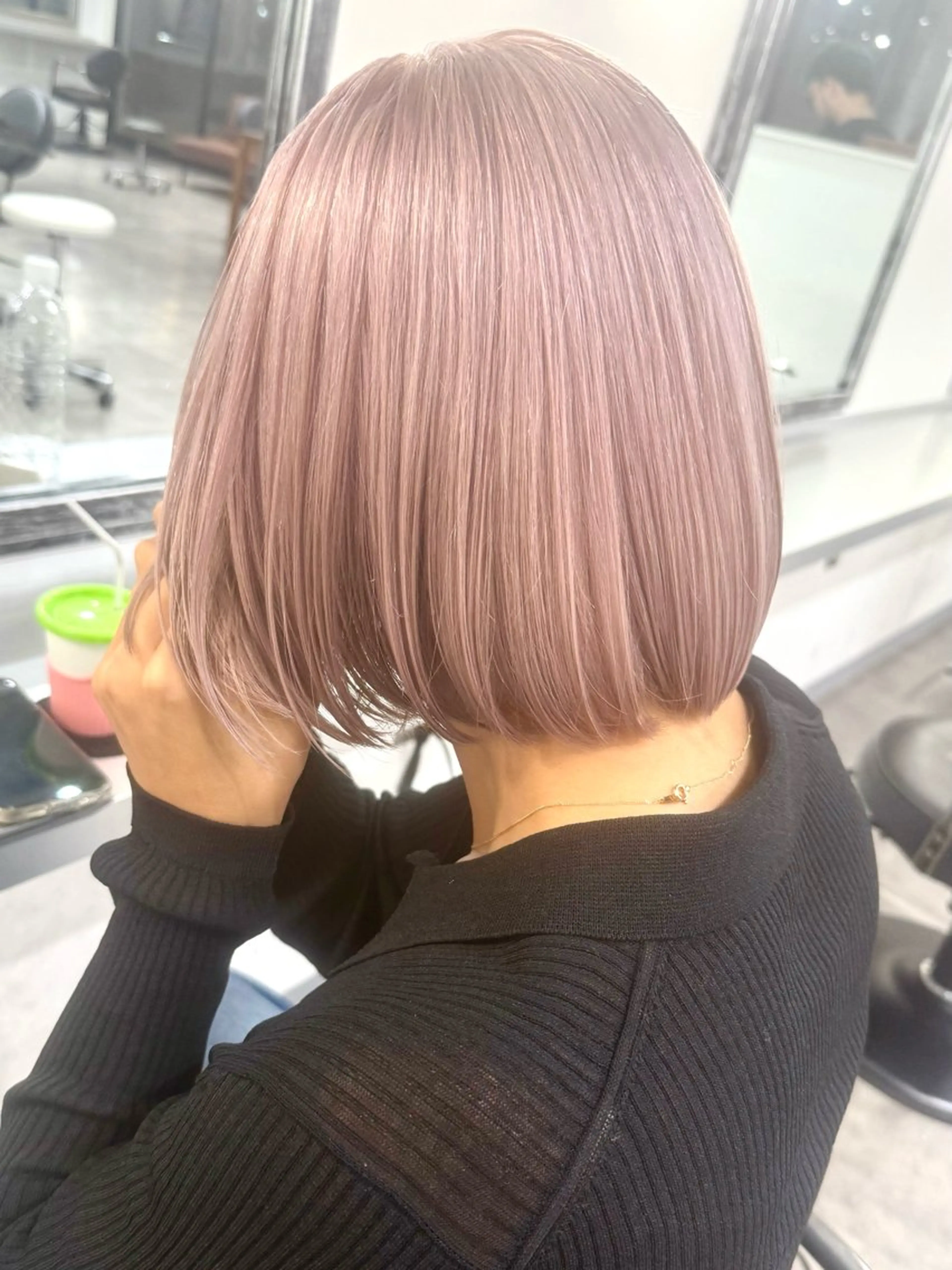 ショート カラー ベージュカラー ブリーチ ハイトーンカラー ピンクカラー ピンクベージュ 篠崎 佑季のヘアスタイル