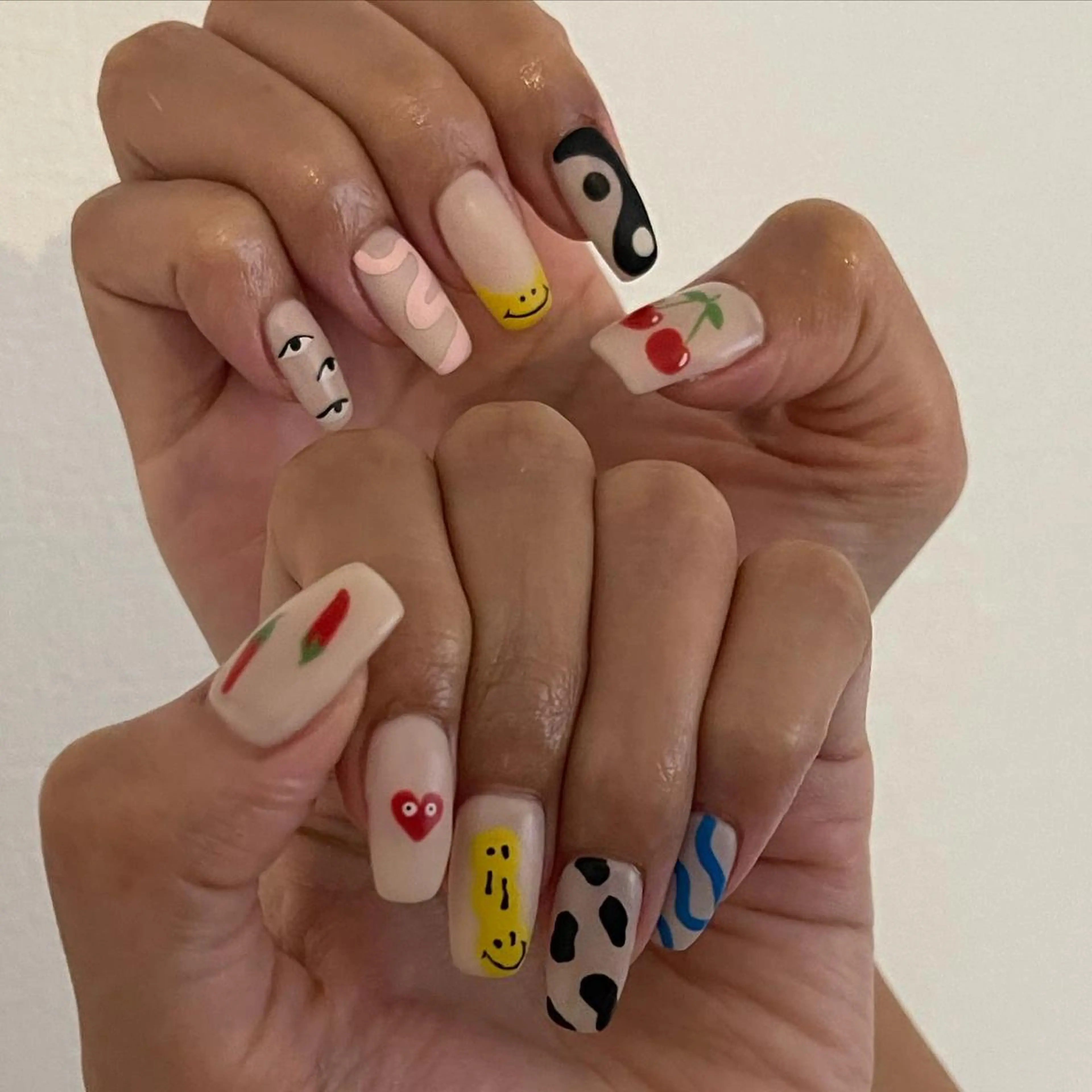 ネイル 8113 海外/y2k/韓国のネイルデザイン