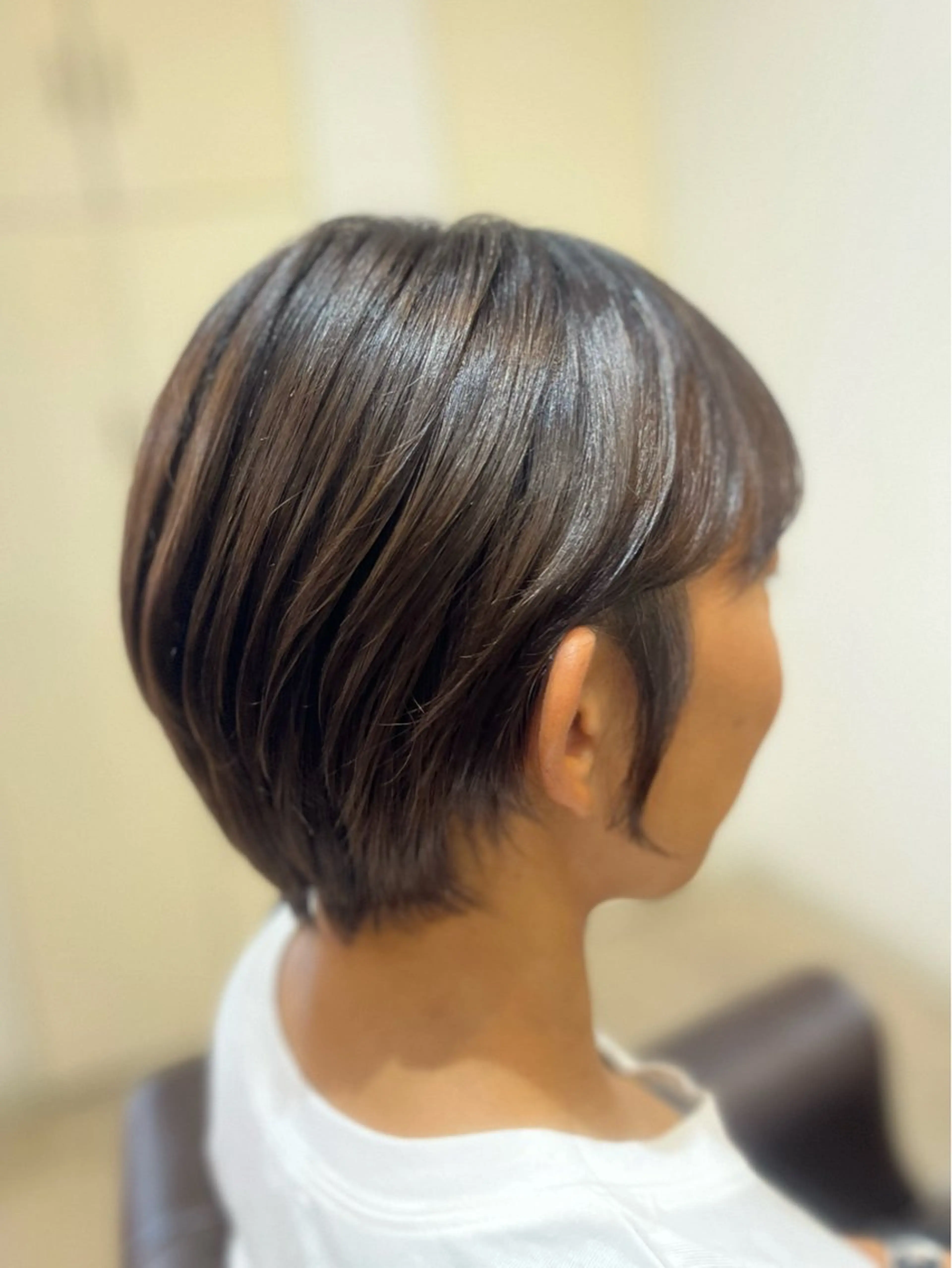 ショート 切りっぱなしボブ 前下がりボブ ショートボブ ボブ ハイライト misaki/透明感 カラー/尼崎美容室のヘアスタイル