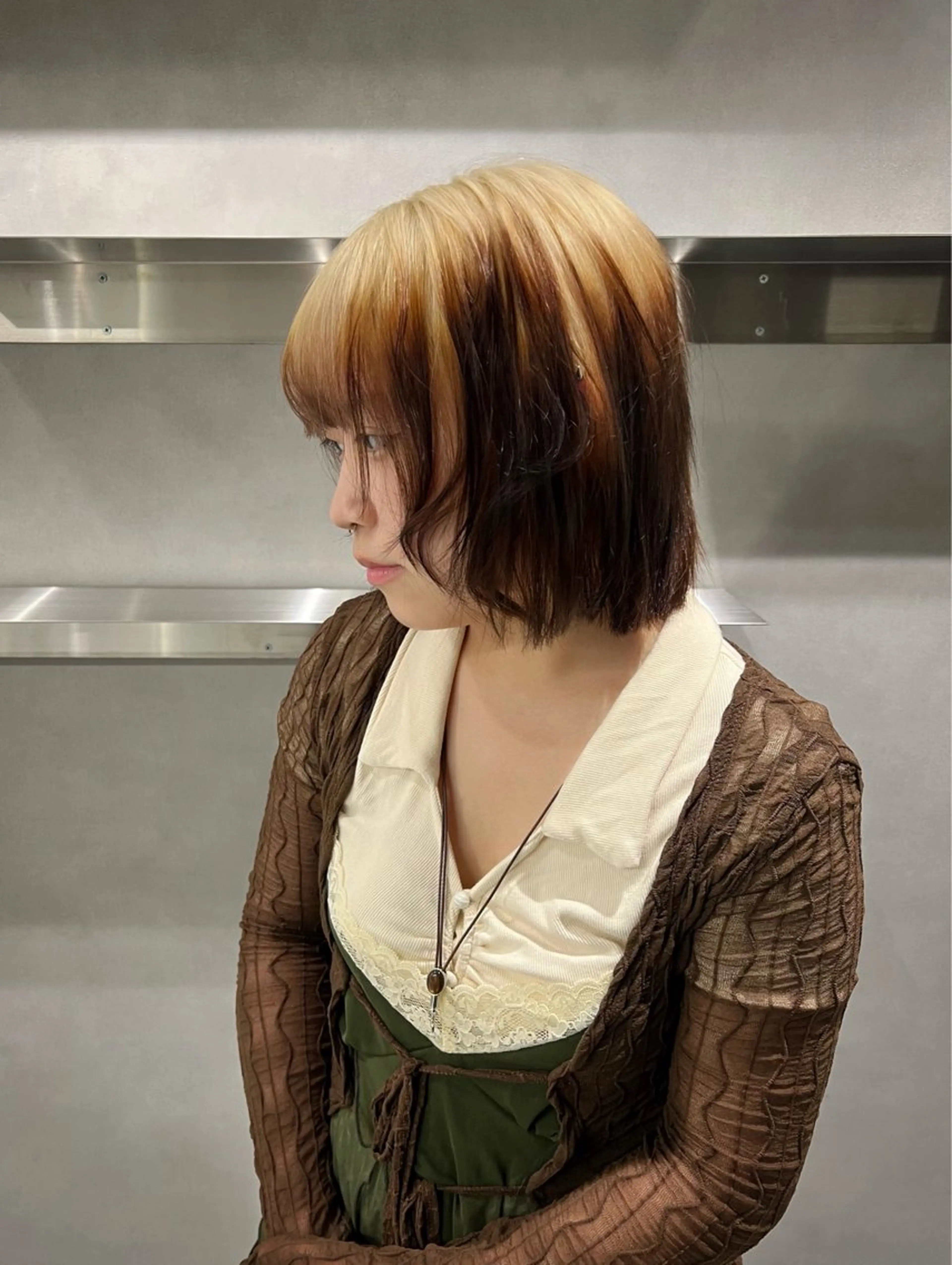 ミディアム ヘアカラー デザイン🥇複雑履歴 ハイトーン特化のヘアスタイル