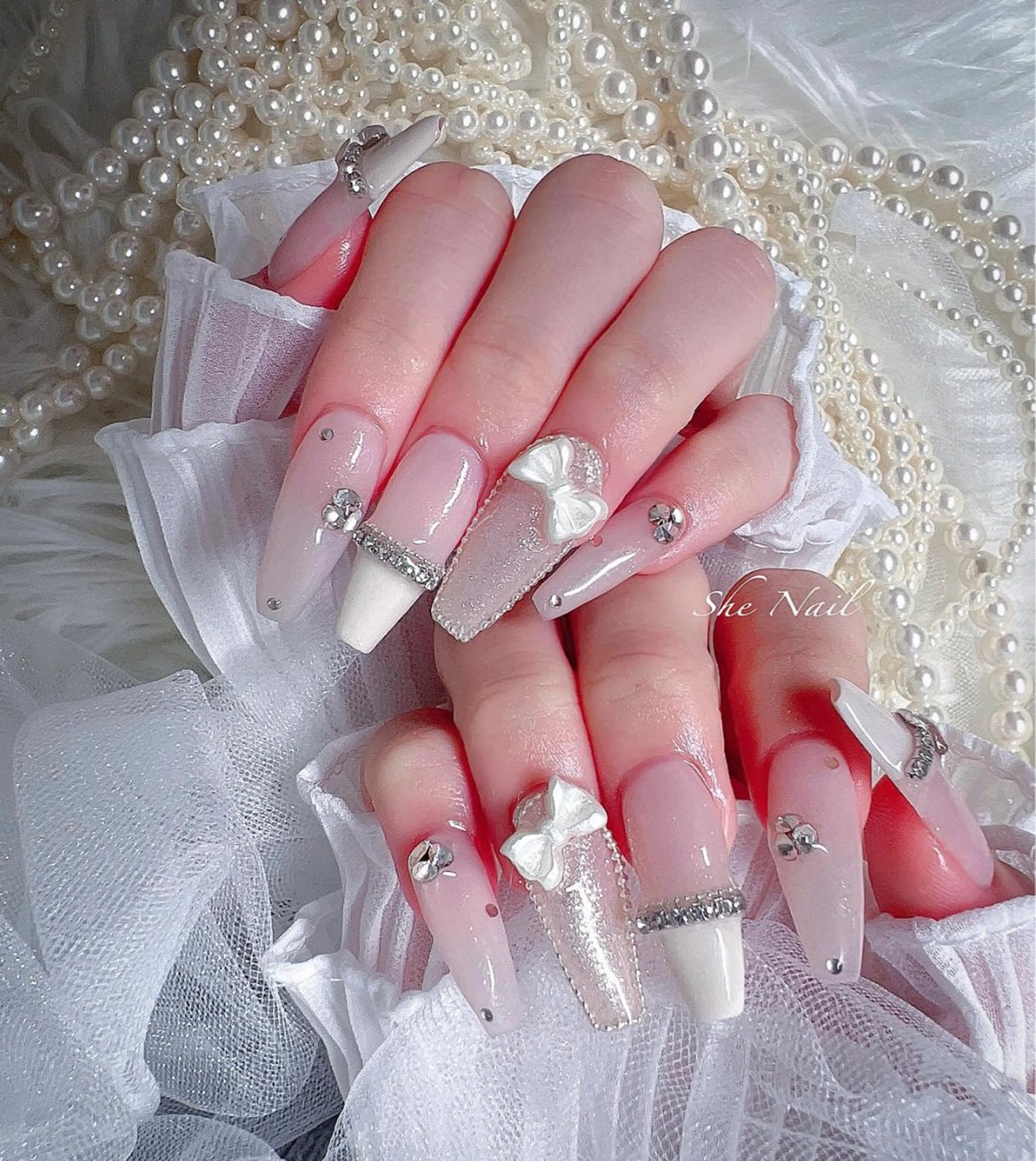 ネイル チークネイル 長さ出し フレンチネイル マグネットネイル 持ち込み ハンドネイル She   Nail所属・ISA_ BELLAのネイルデザイン