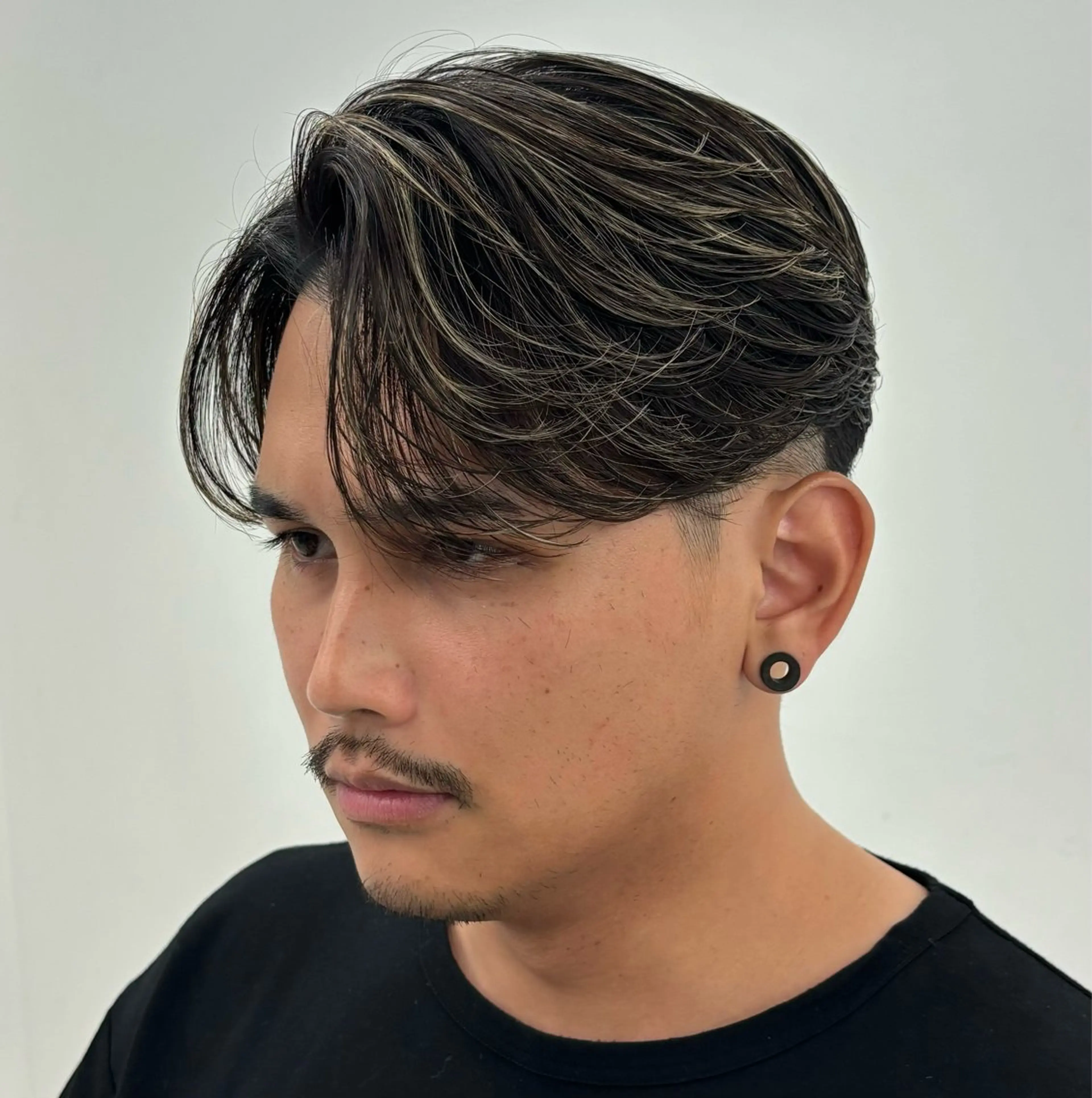 ミディアム カラー メンズ era2d所属・マコト/心斎橋 メンズ専門店のヘアスタイル