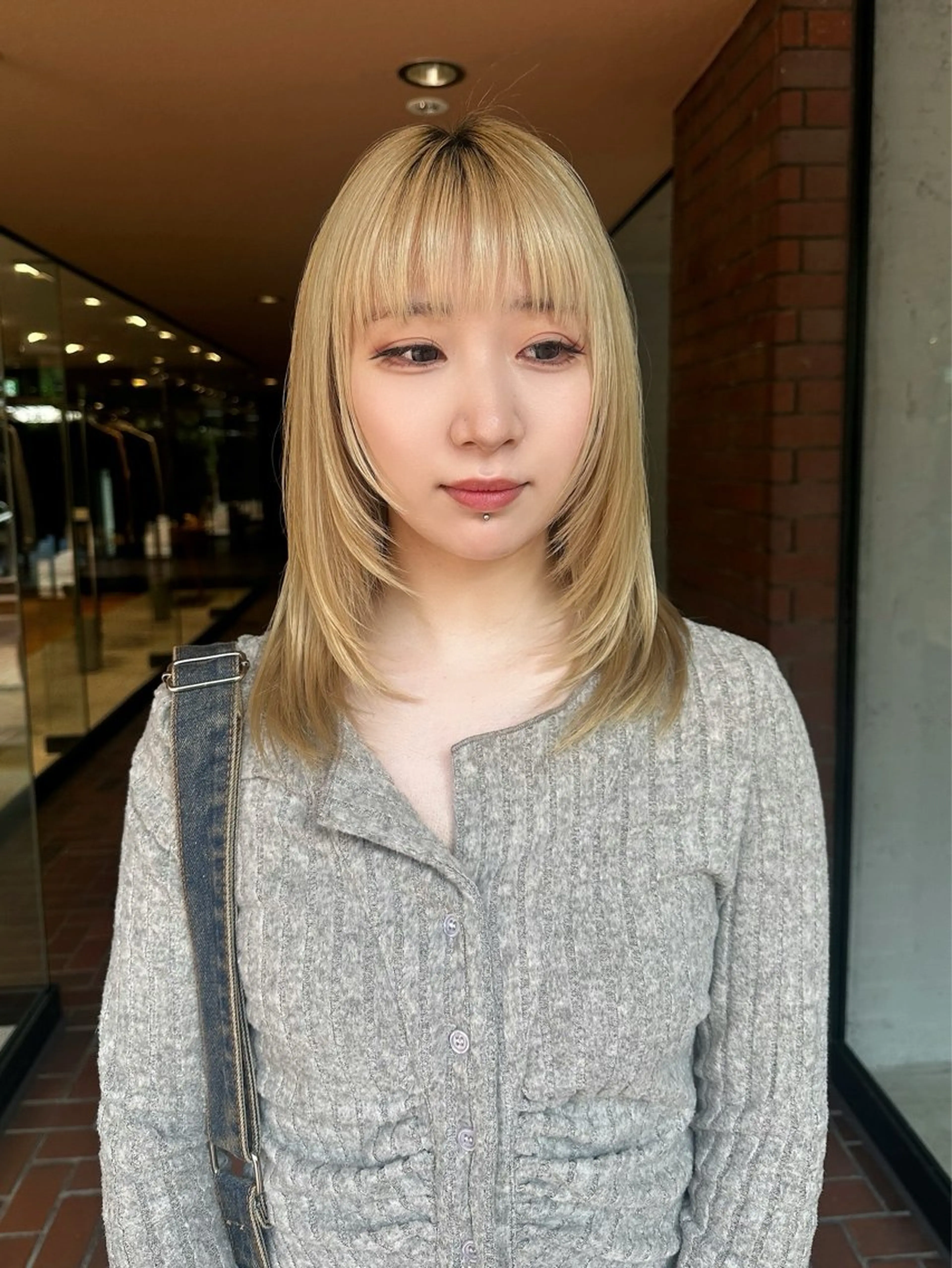 ミディアム ミディアムレイヤー 顔まわりレイヤー ハッシュカット レイヤーカット NORA表参道 NATSUMIのヘアスタイル