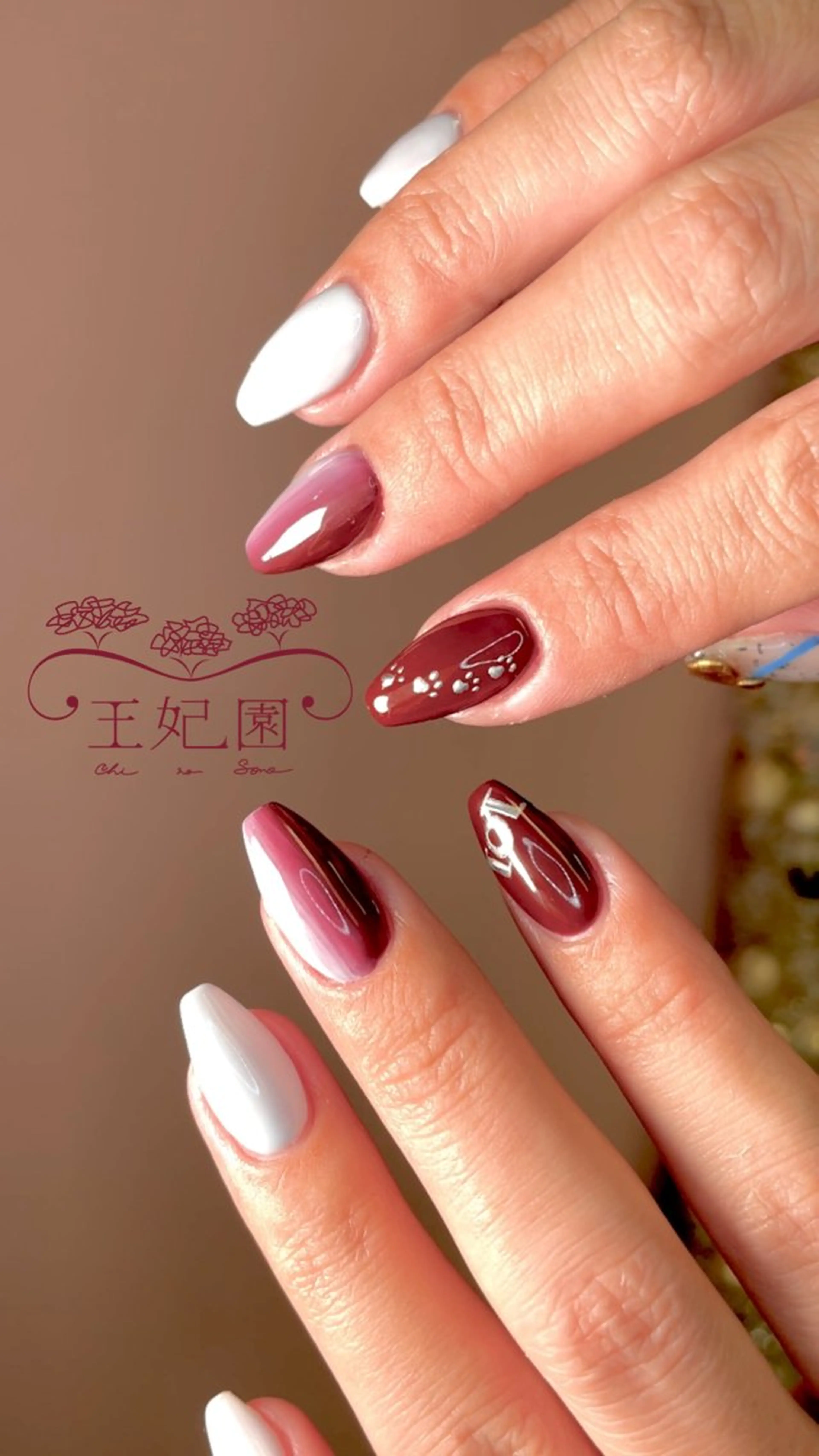 ネイル フラッシュネイル フレンチネイル ガラスフレンチ 冬ネイル クリスマス nail salon王妃の園所属・王妃の園 ohinosonoのネイルデザイン