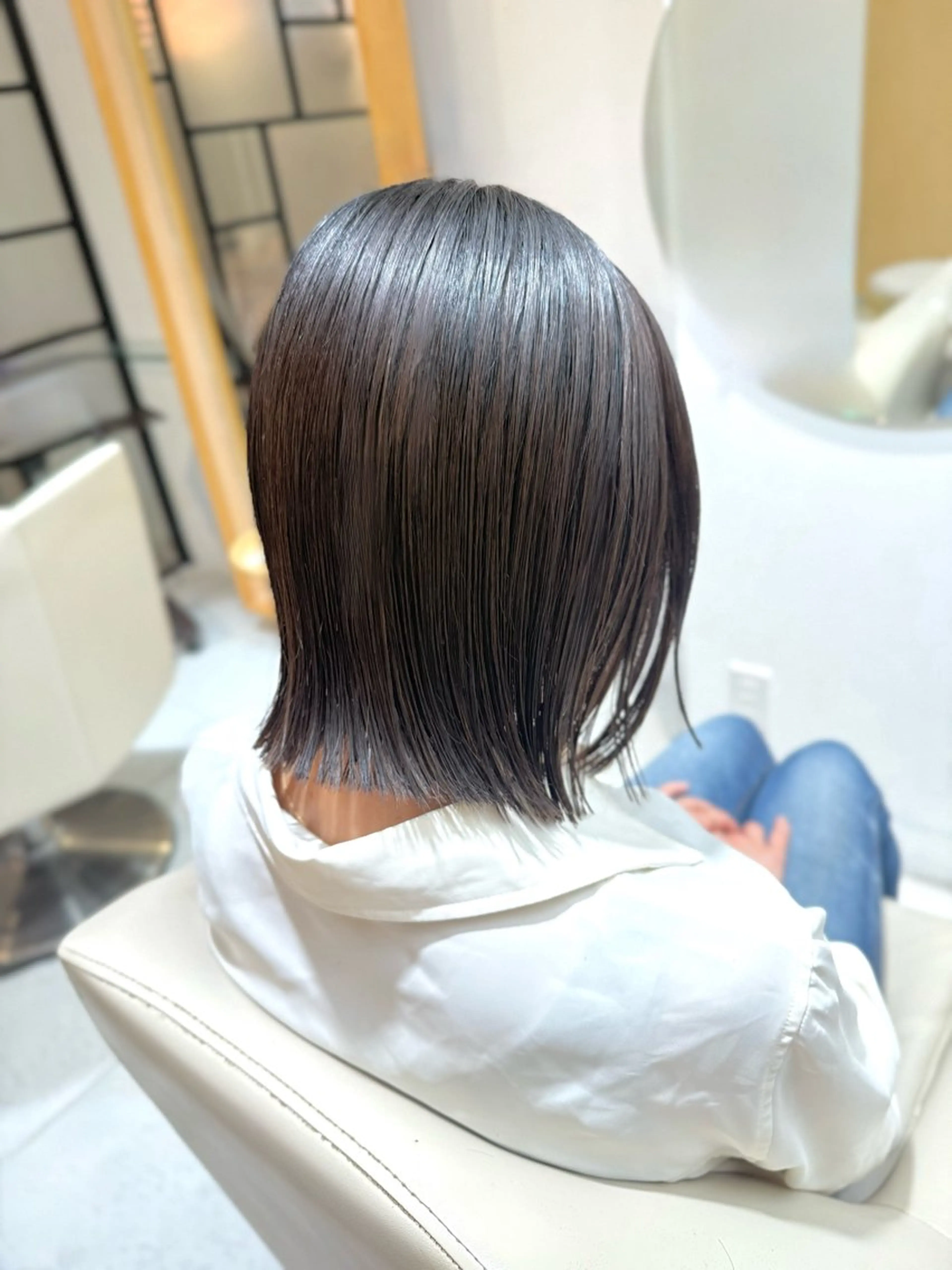 ショート カラー 切りっぱなしボブ ボブ カット ヘアカラー トリートメント 安永 涼のヘアスタイル