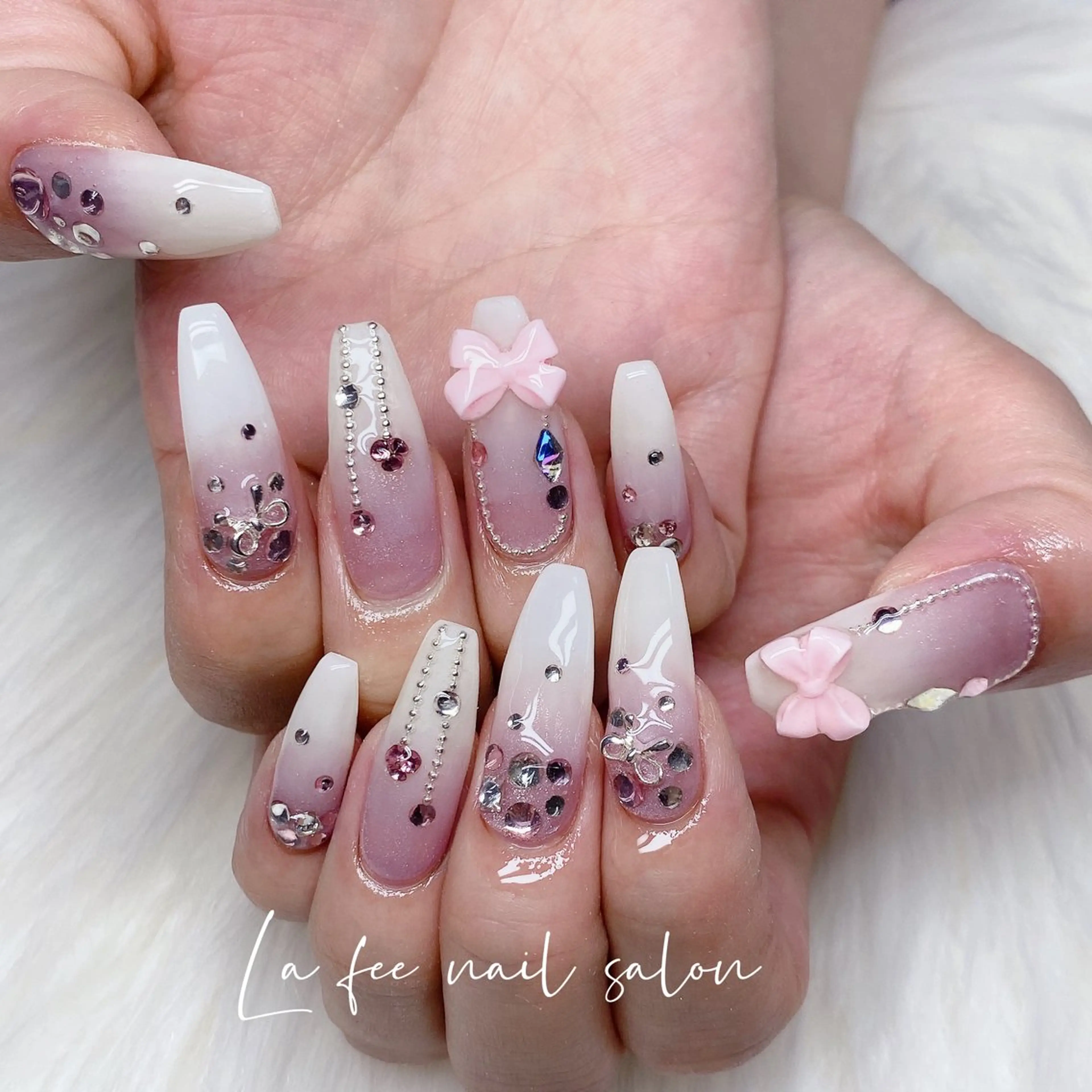 ❣️ ハンドチップ(持ち込みデザイン)❣ 初回と当店ソフトジェルオフ無料.ケア込みの写真