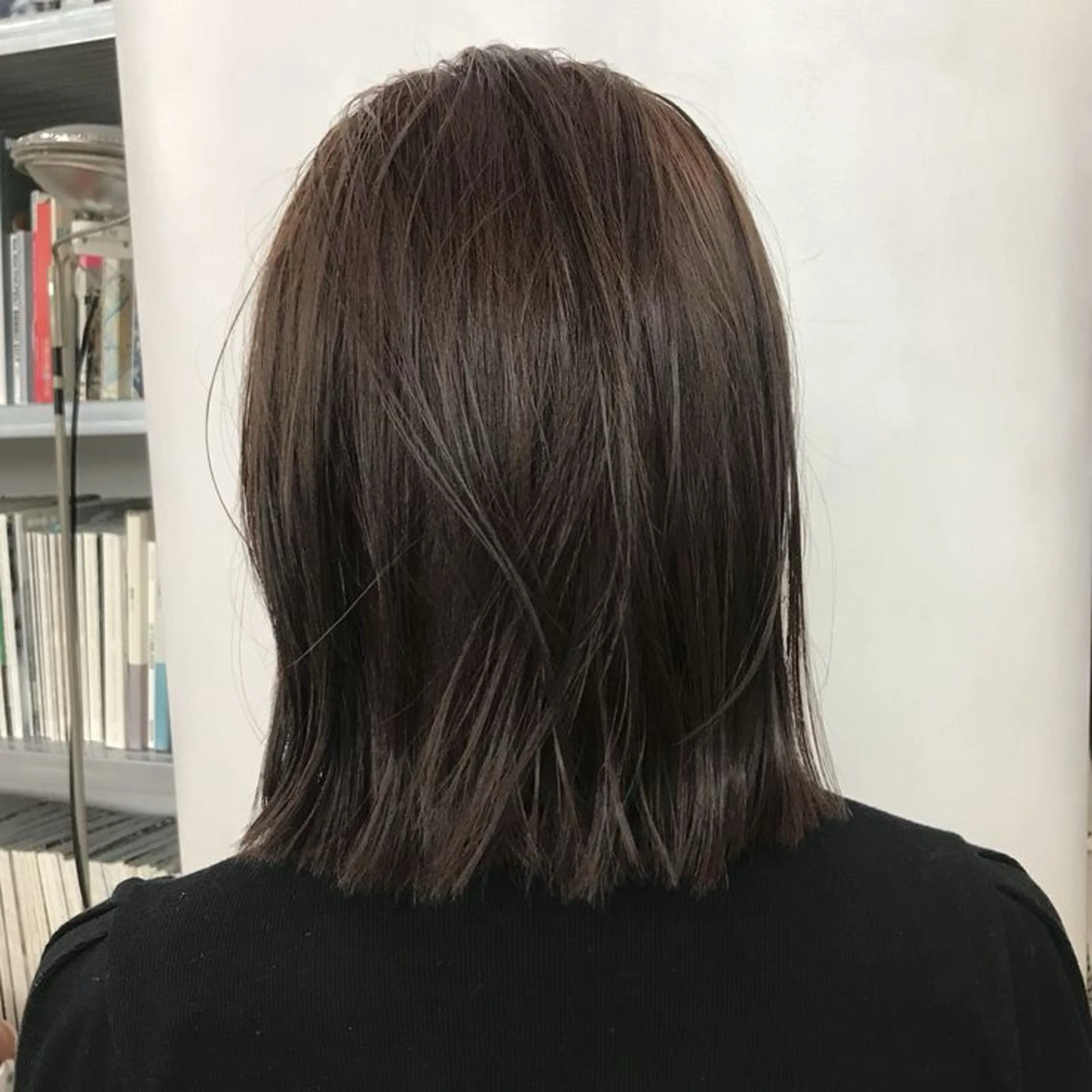 ミディアム 石川 幸呼のヘアスタイル