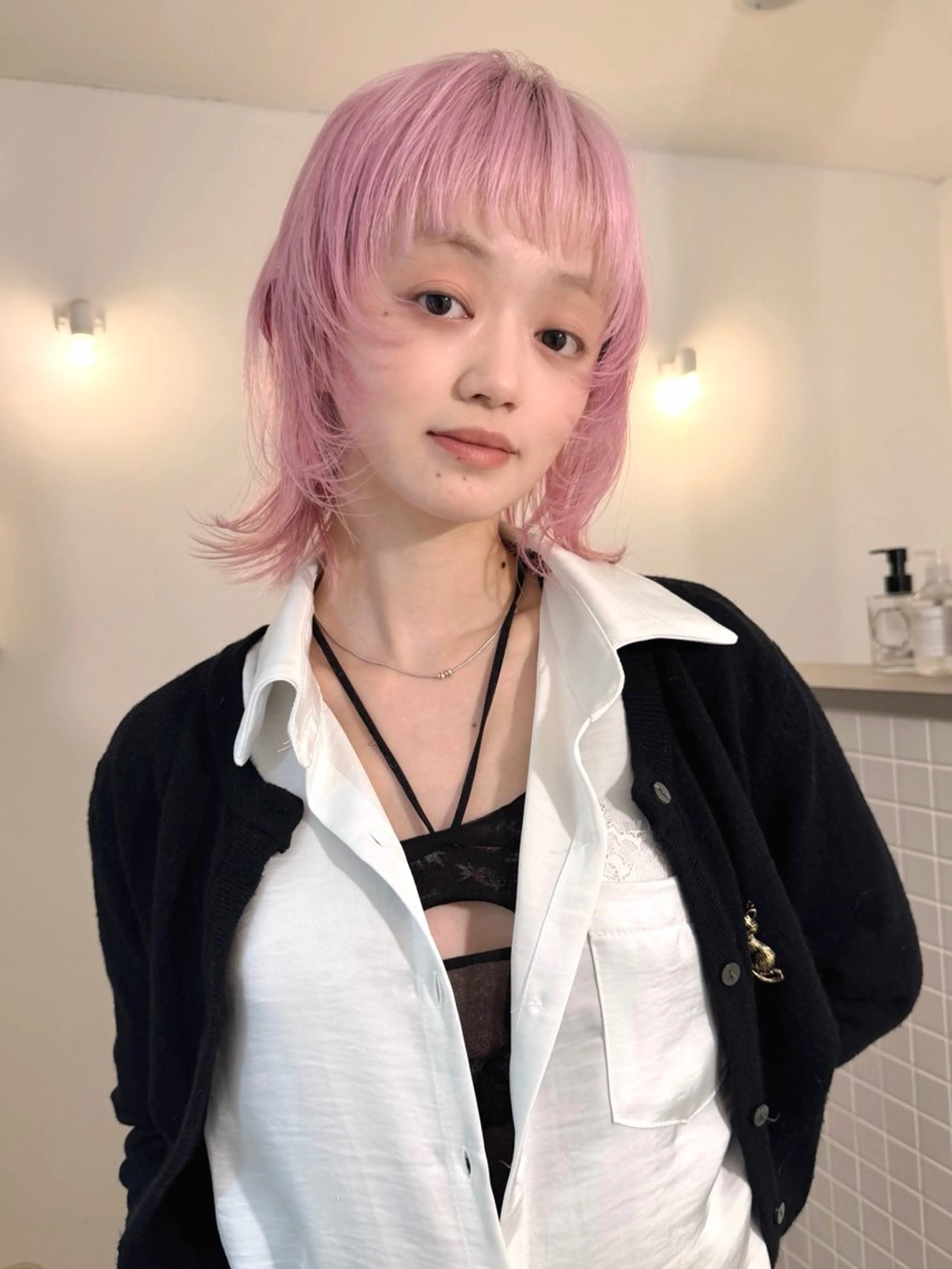 ショート カラー カット ヘアカラー トリートメント ミルクティーレイヤー Kaito🐩/栄のヘアスタイル