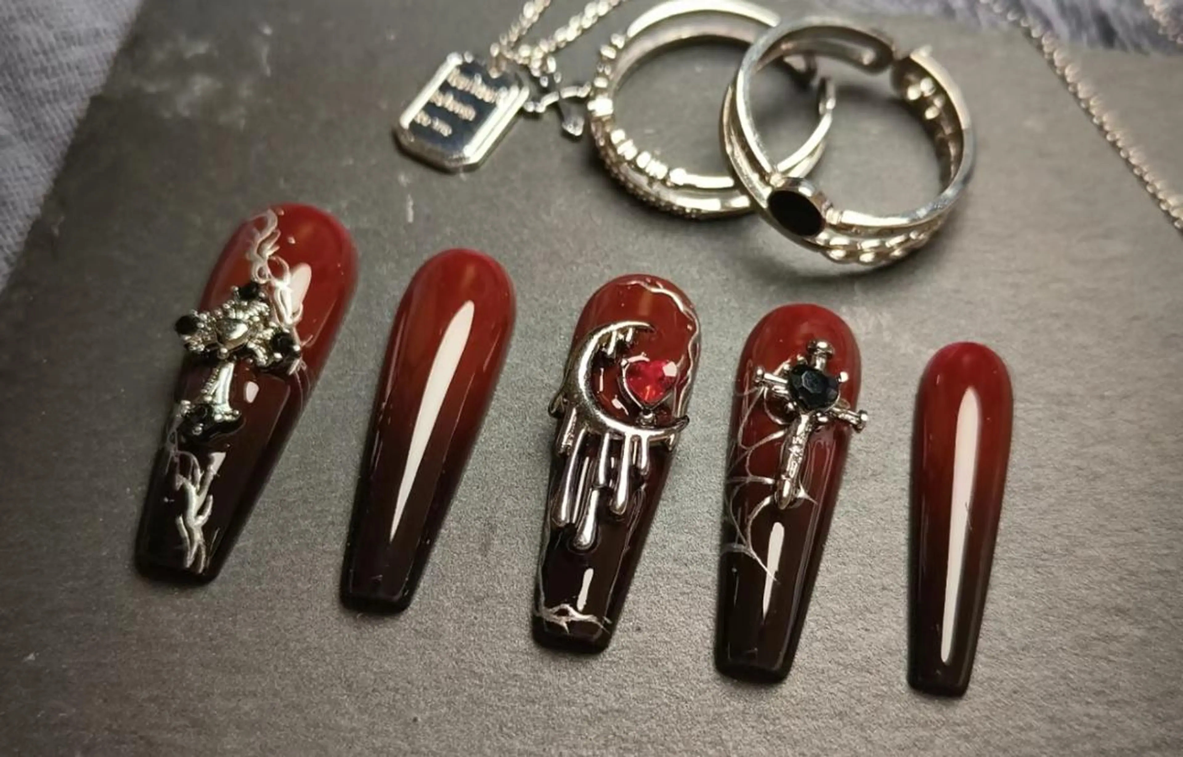 ネイル VIVIAN リサのネイルデザイン