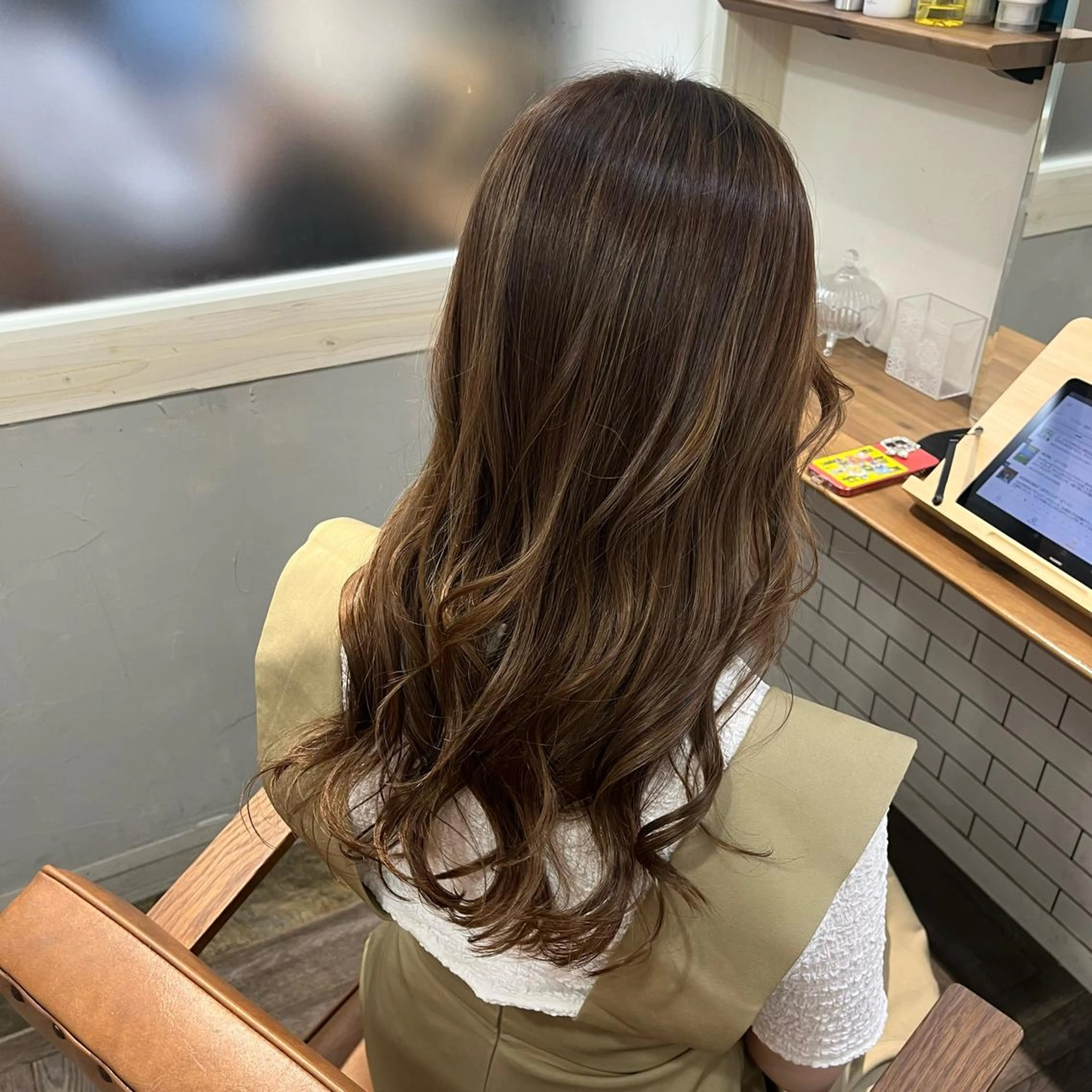 ロング カラー ヘアカラー トリートメント 🫧tomoka 透明感カラー🫧のヘアスタイル
