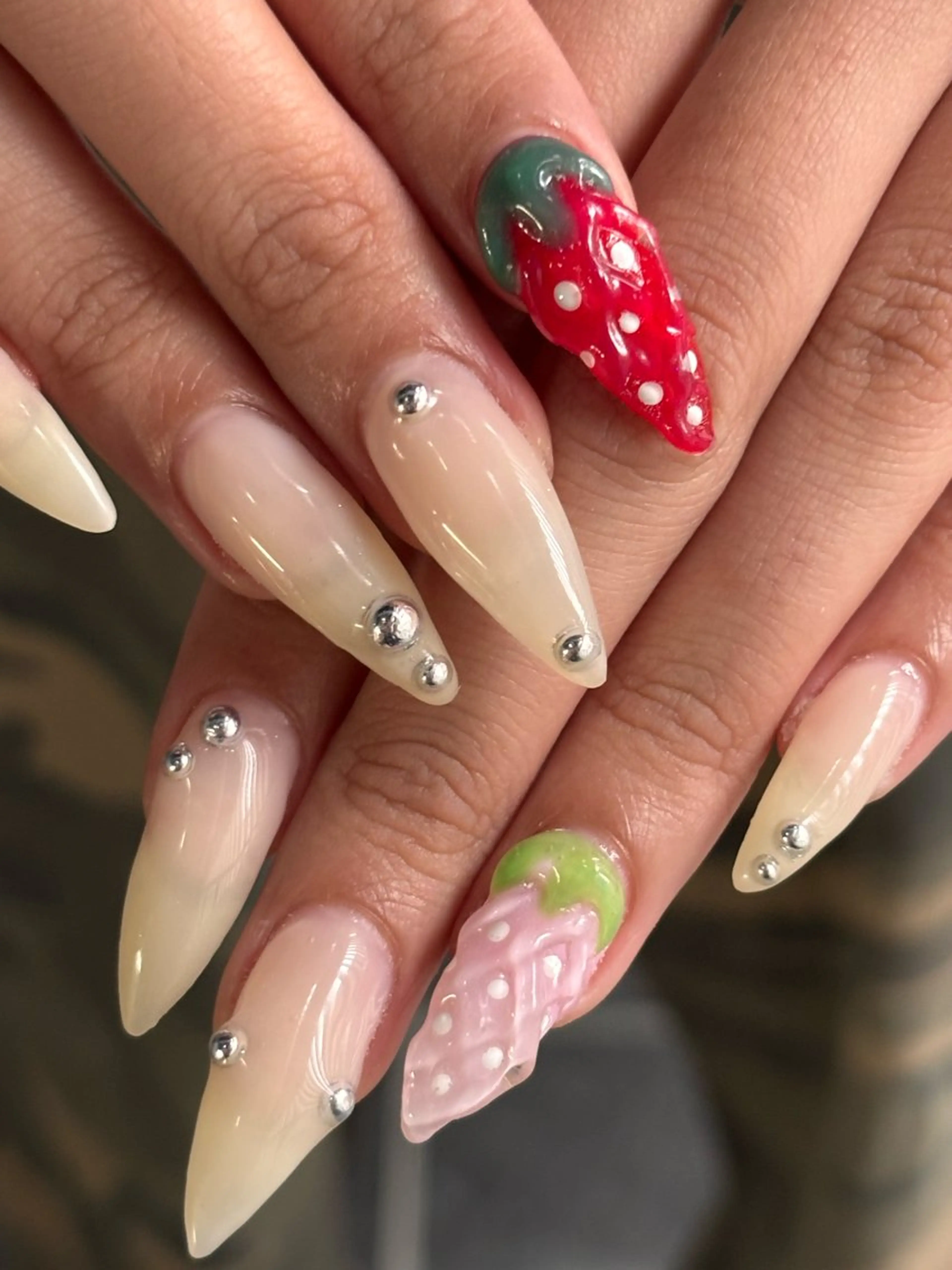 ネイル ハンドネイル フットネイル 堤 ノアのネイルデザイン