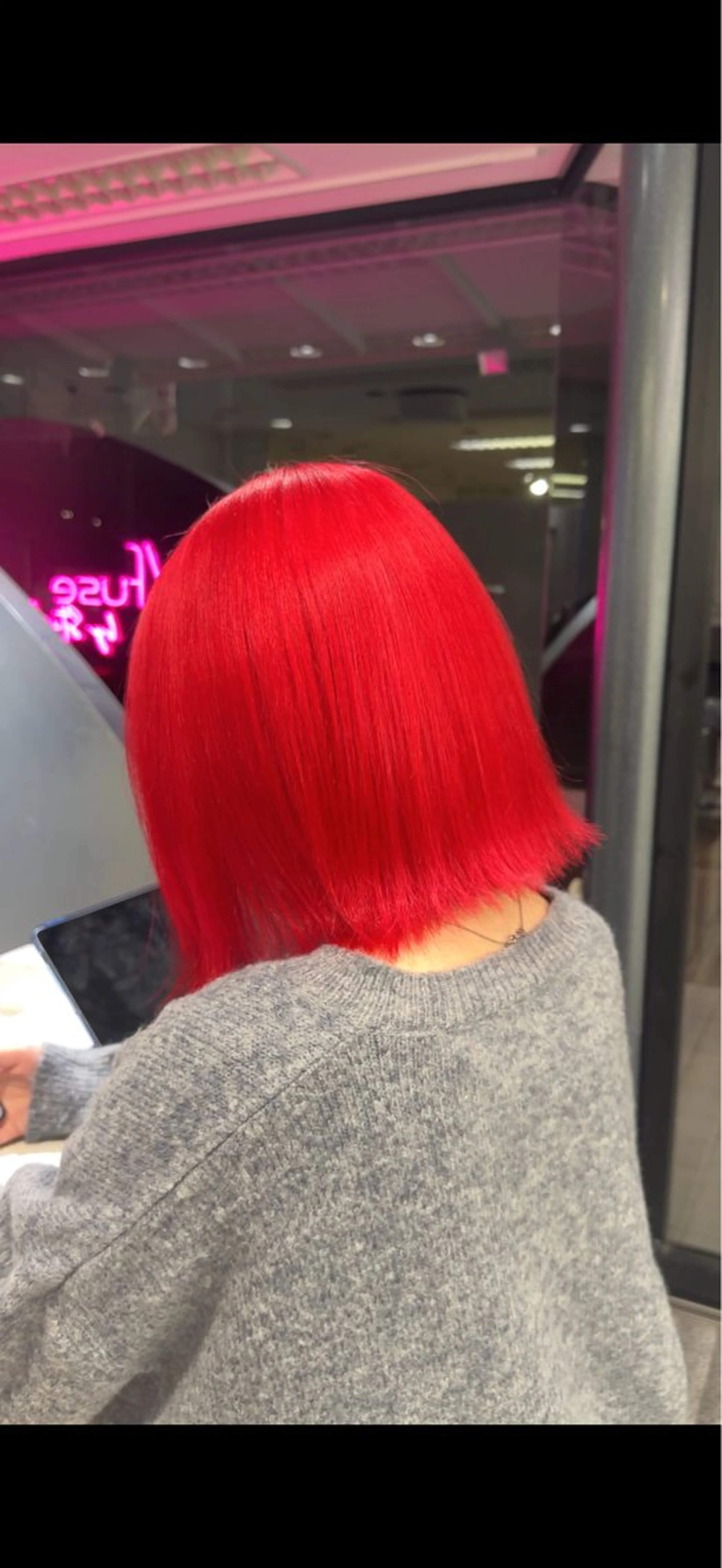 カラー ブリーチ 透明感カラー レッドカラー ヘアカラー 鈴木 ねねのヘアスタイル