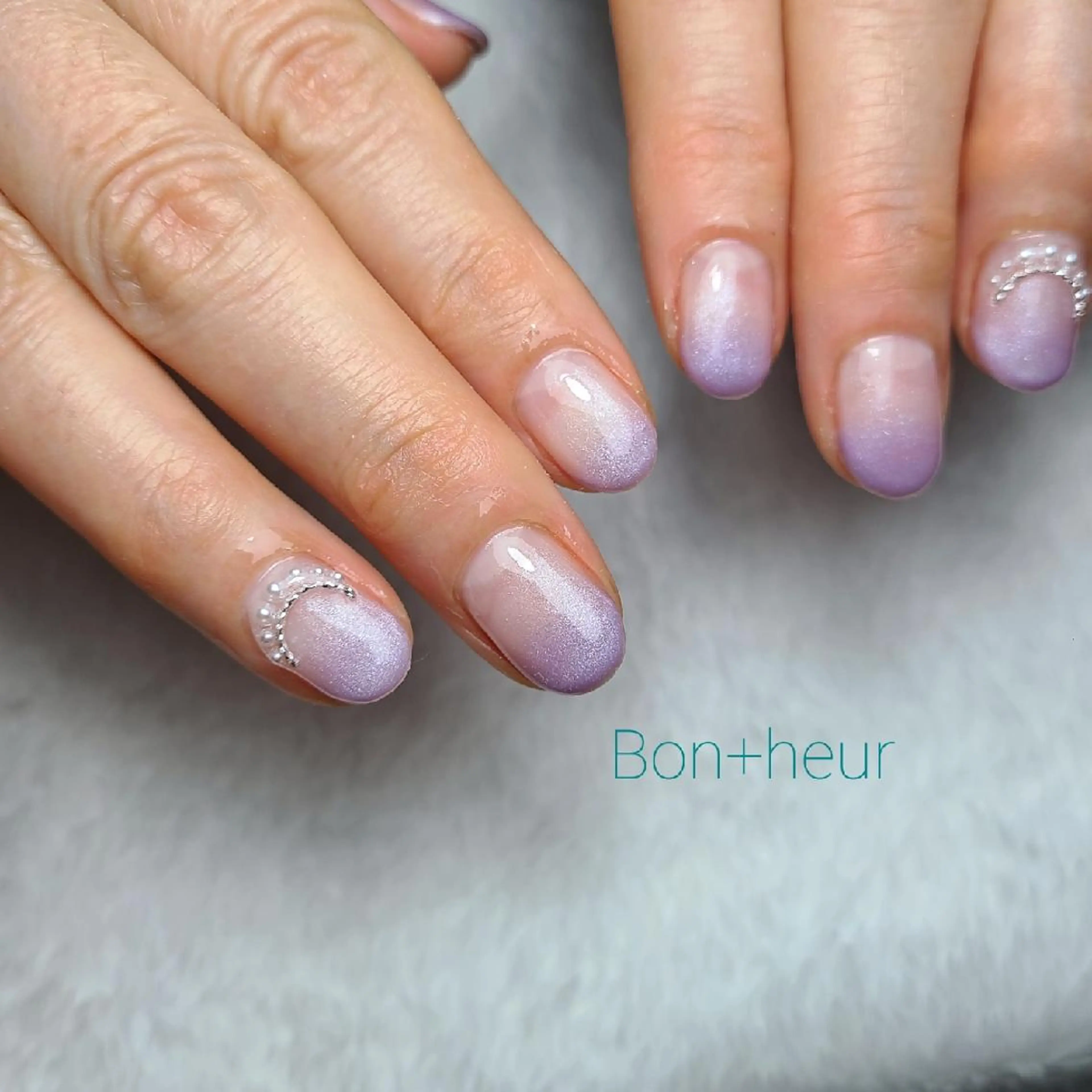 ネイル クリアネイル ジェルネイル グラデーション シンプルネイル 冬ネイル ハンドネイル 宮口 紗子のネイルデザイン