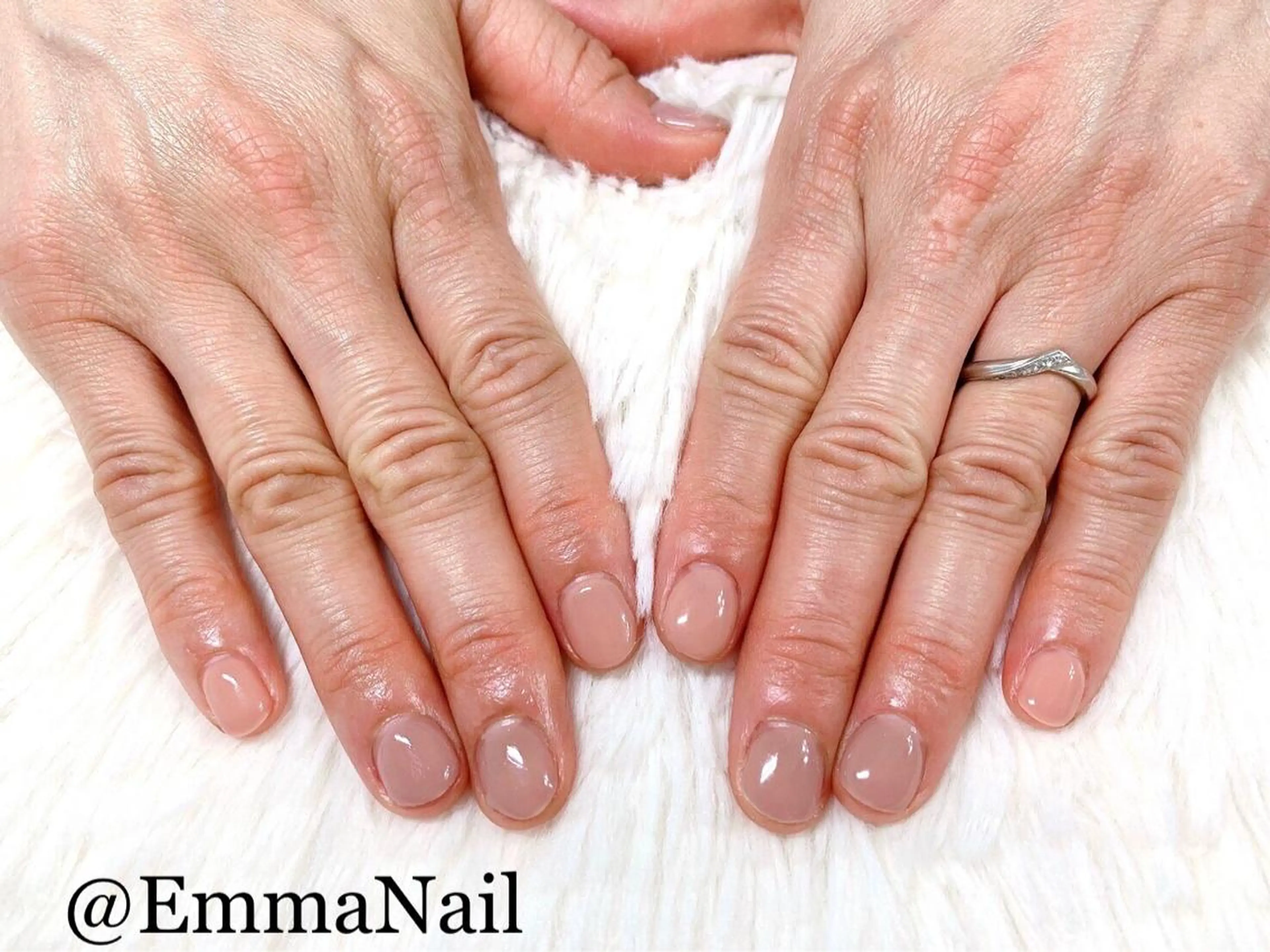 ネイル ワンカラーネイル ピンク ピンクベージュ ハンドネイル salon EM&A emiのネイルデザイン