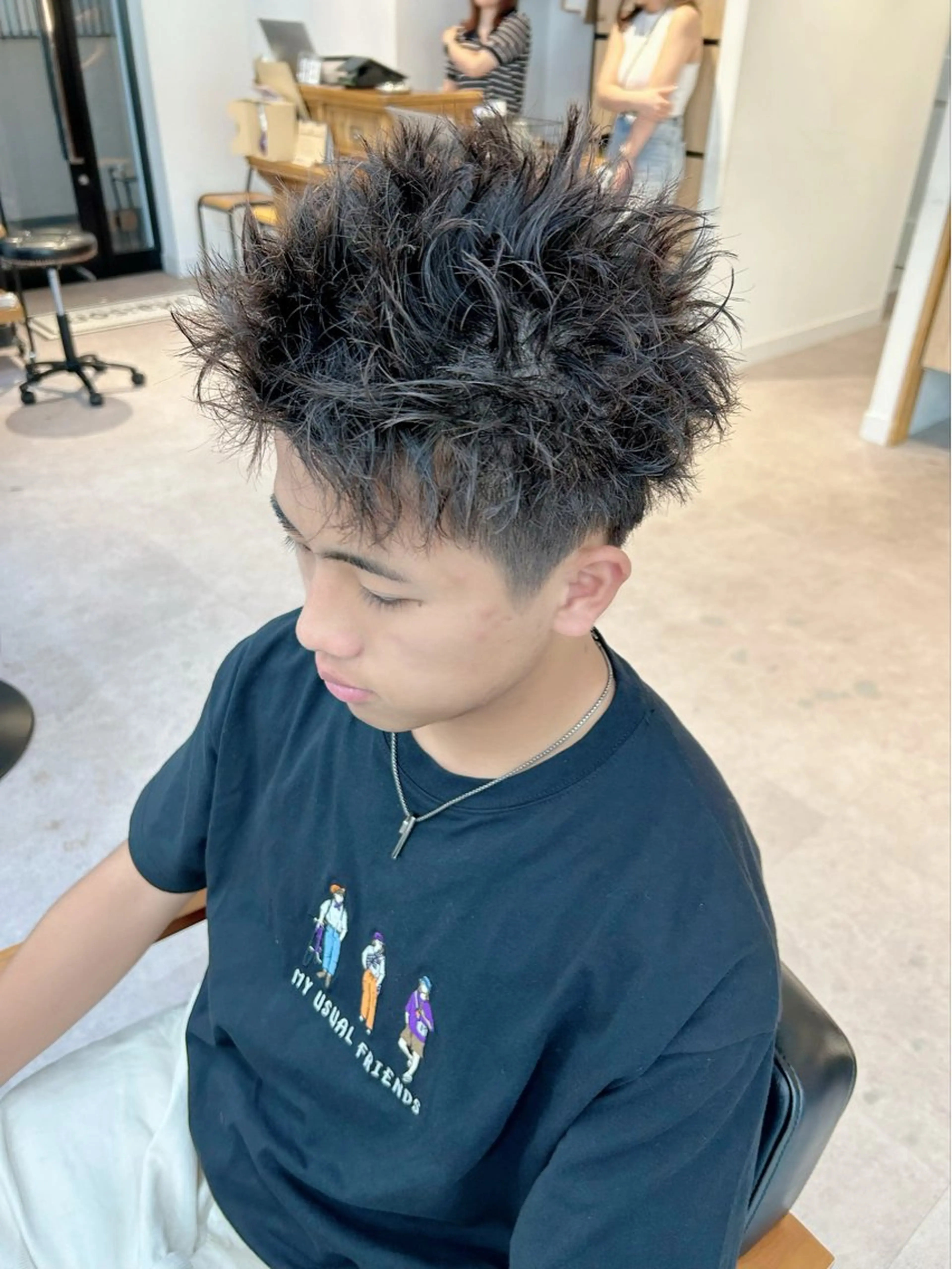 ショート パーマ メンズ メンズパーマ スパイキーショート ショートヘア 🤎ベージュカラー 🐶メンズパーマのヘアスタイル