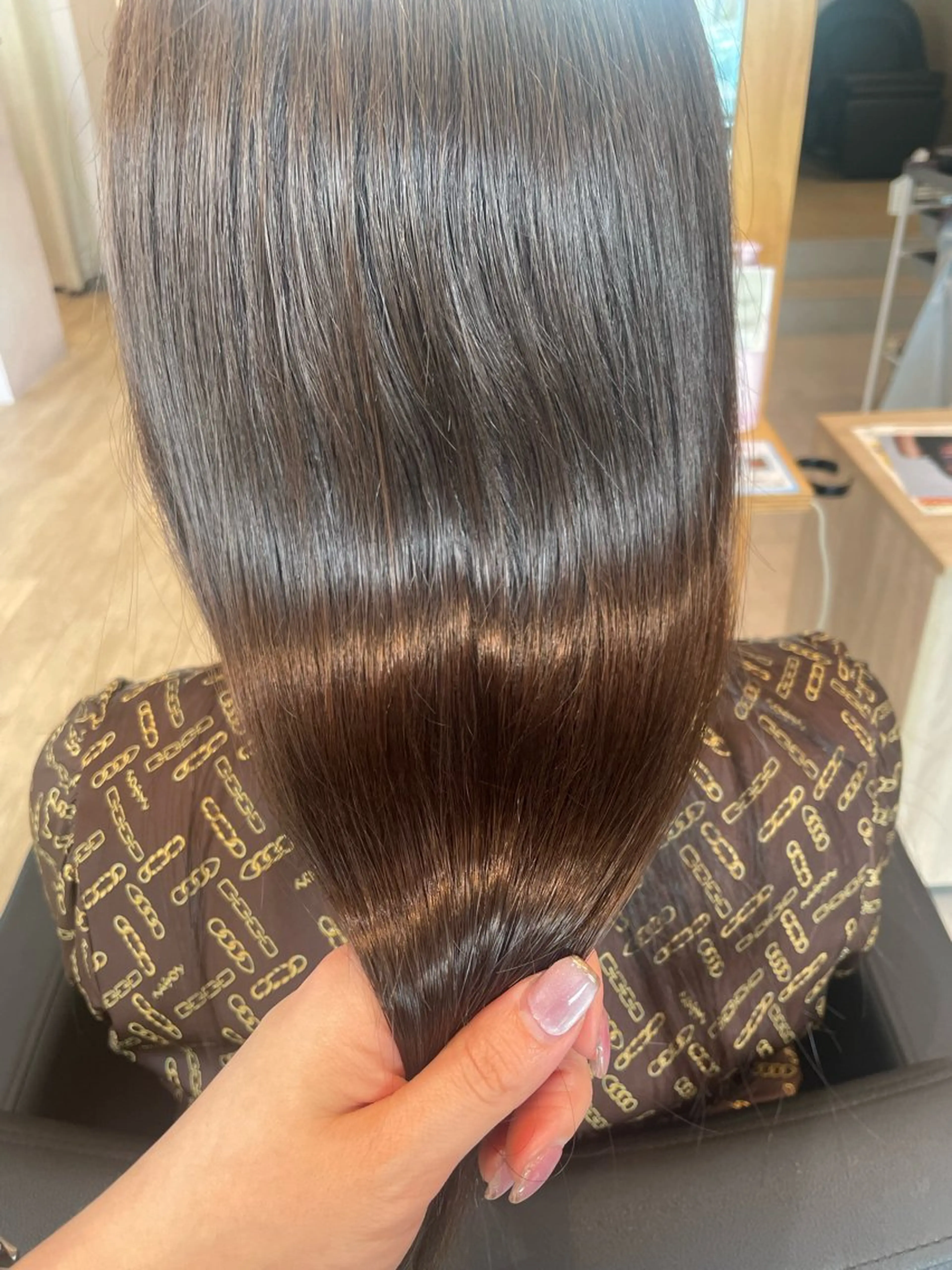 セミロング ヘアカラー 小森 樹奈のヘアスタイル