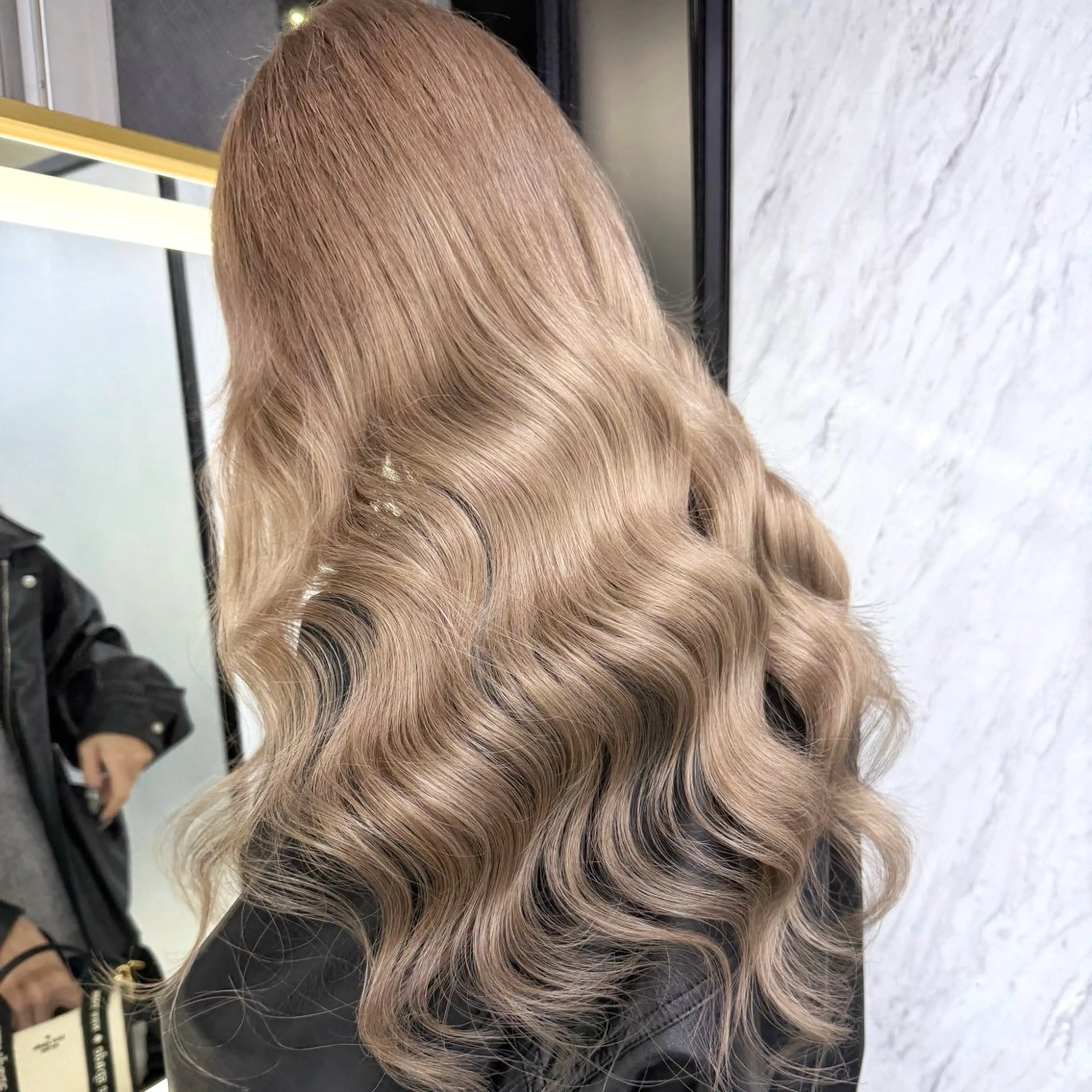 ロング カラー シールエクステ ハイトーンカラー エクステ ヘアカラー エクステ シールエクステ特化 ハイトーン、NANAのヘアスタイル