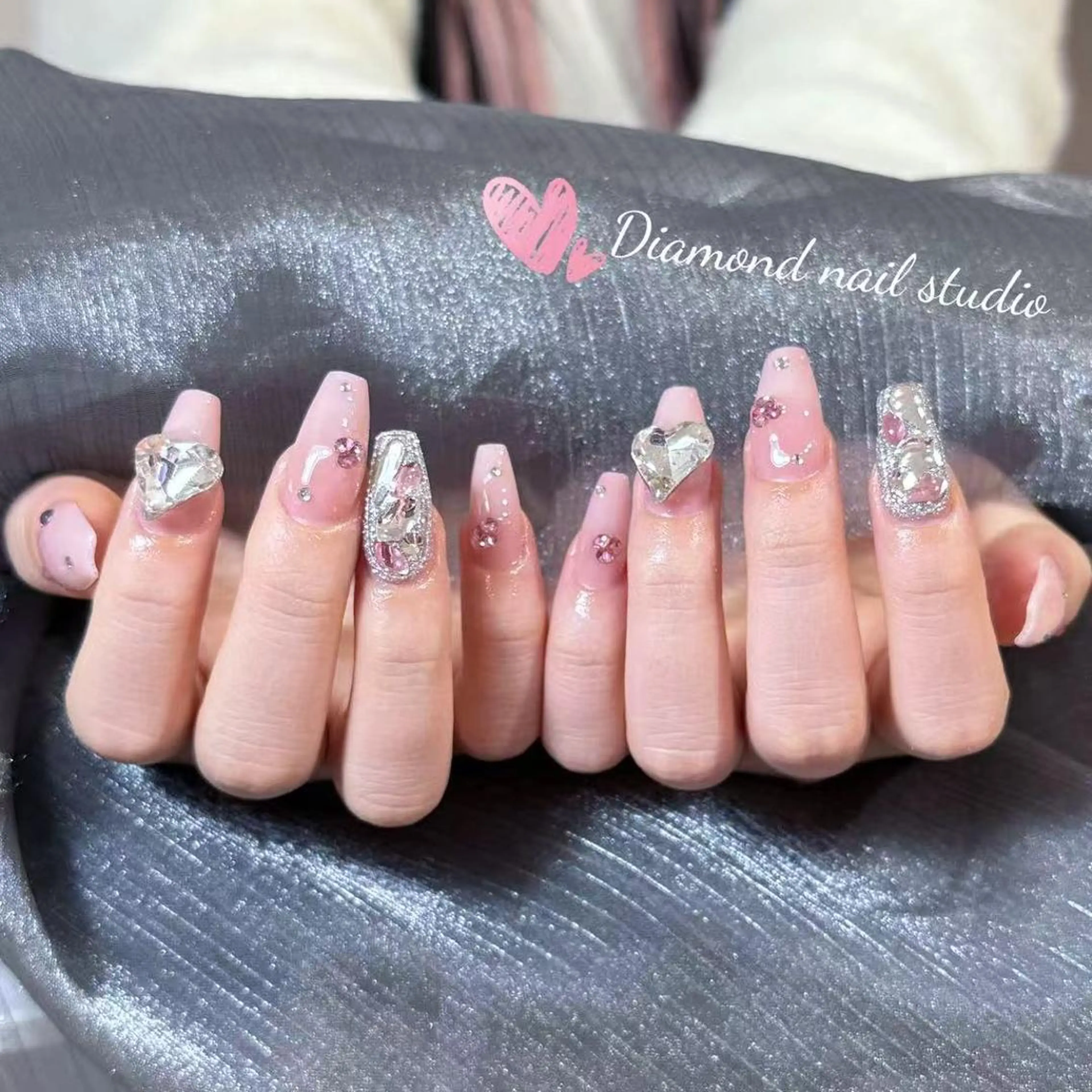 ネイル アートネイル オーロラネイル フラッシュネイル ガーリー キラキラネイル ハンドネイル Diamond NAIL💝のネイルデザイン