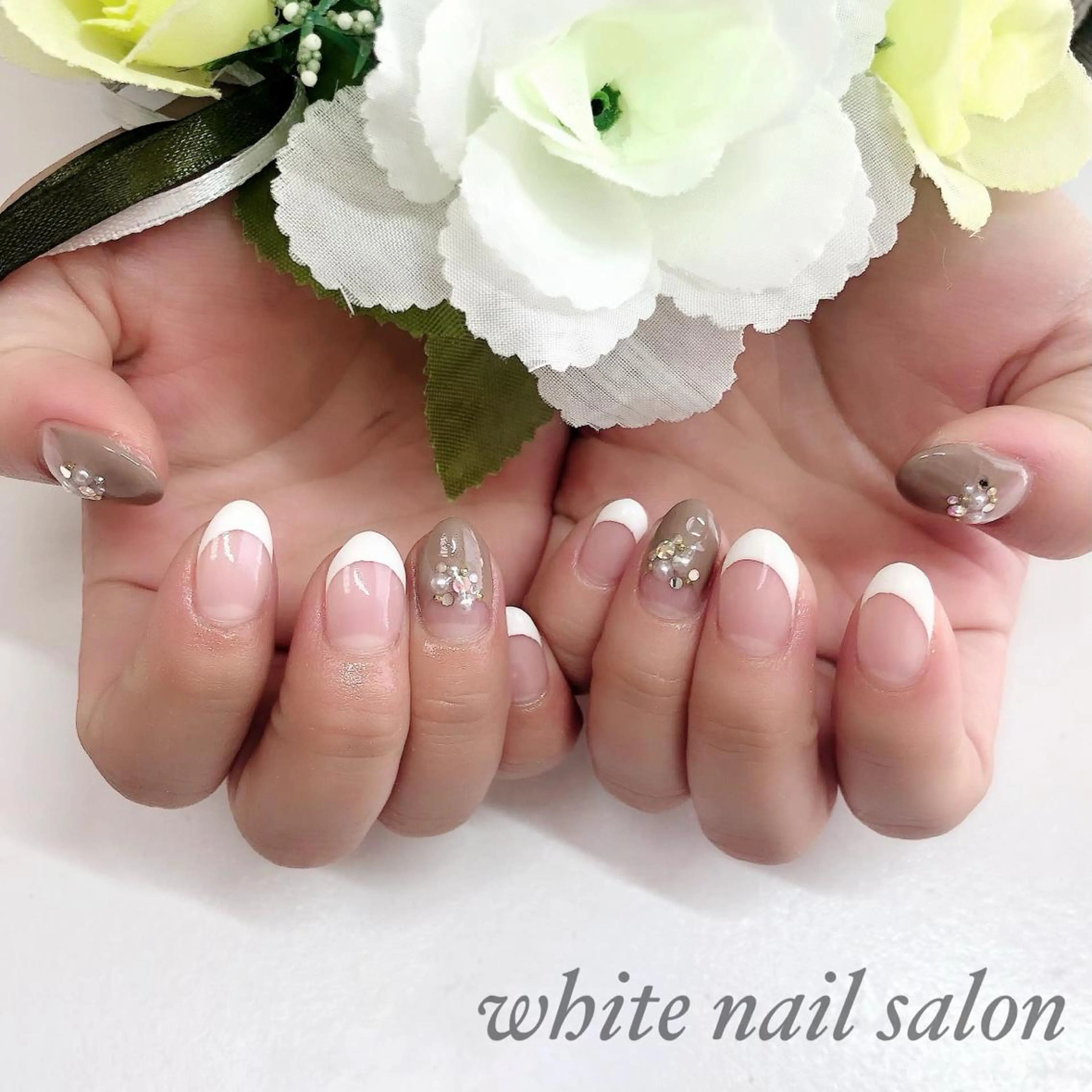 ネイル アートネイル フレンチネイル ジェルネイル ハードジェル 持ち込み ハンドネイル white nail salonのネイルデザイン