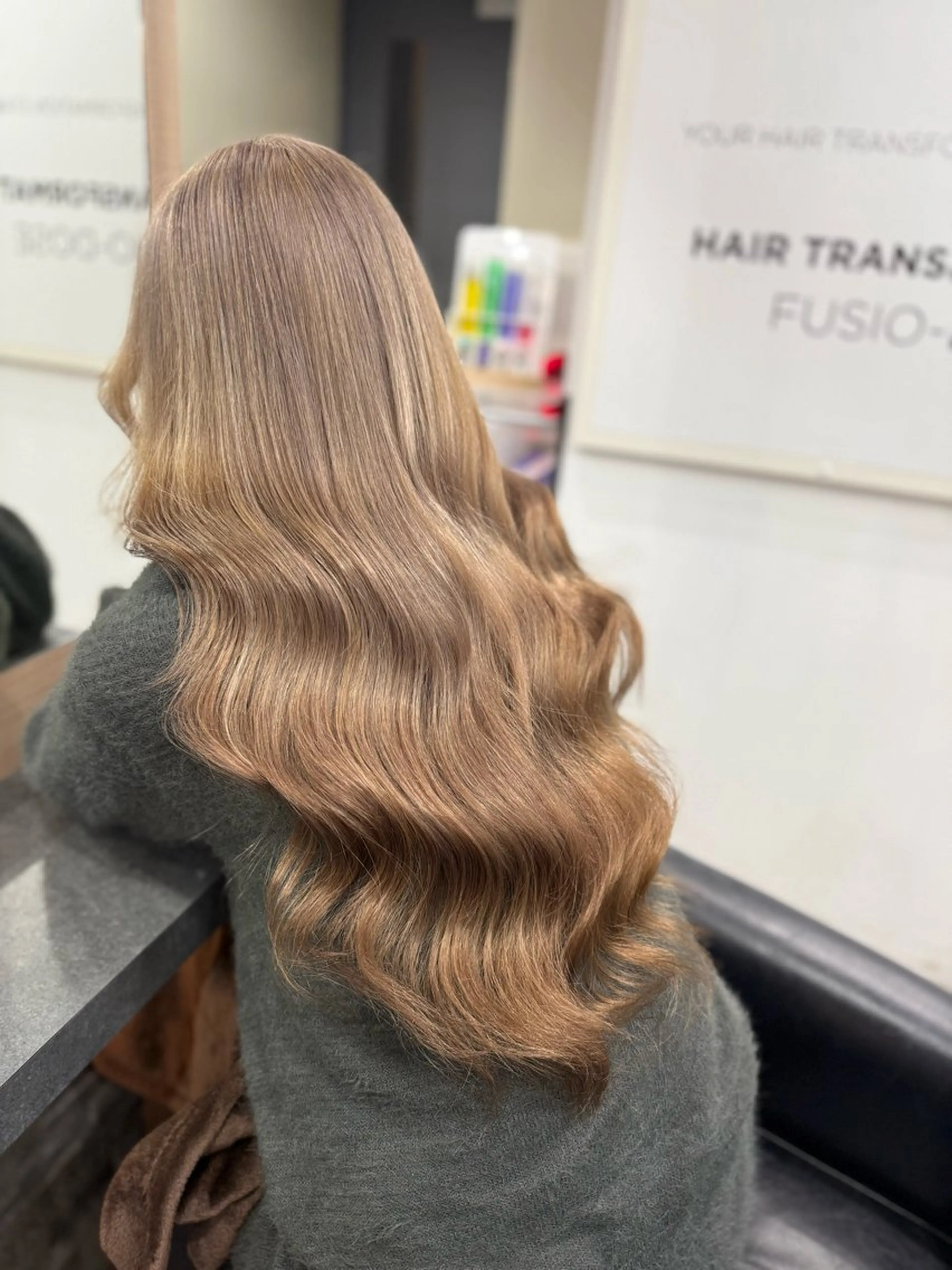 ロング カラー ブリーチ ハイライトカラー ハイライト カット ヘアカラー ハイトーン&エクステ 横浜/RIEのヘアスタイル