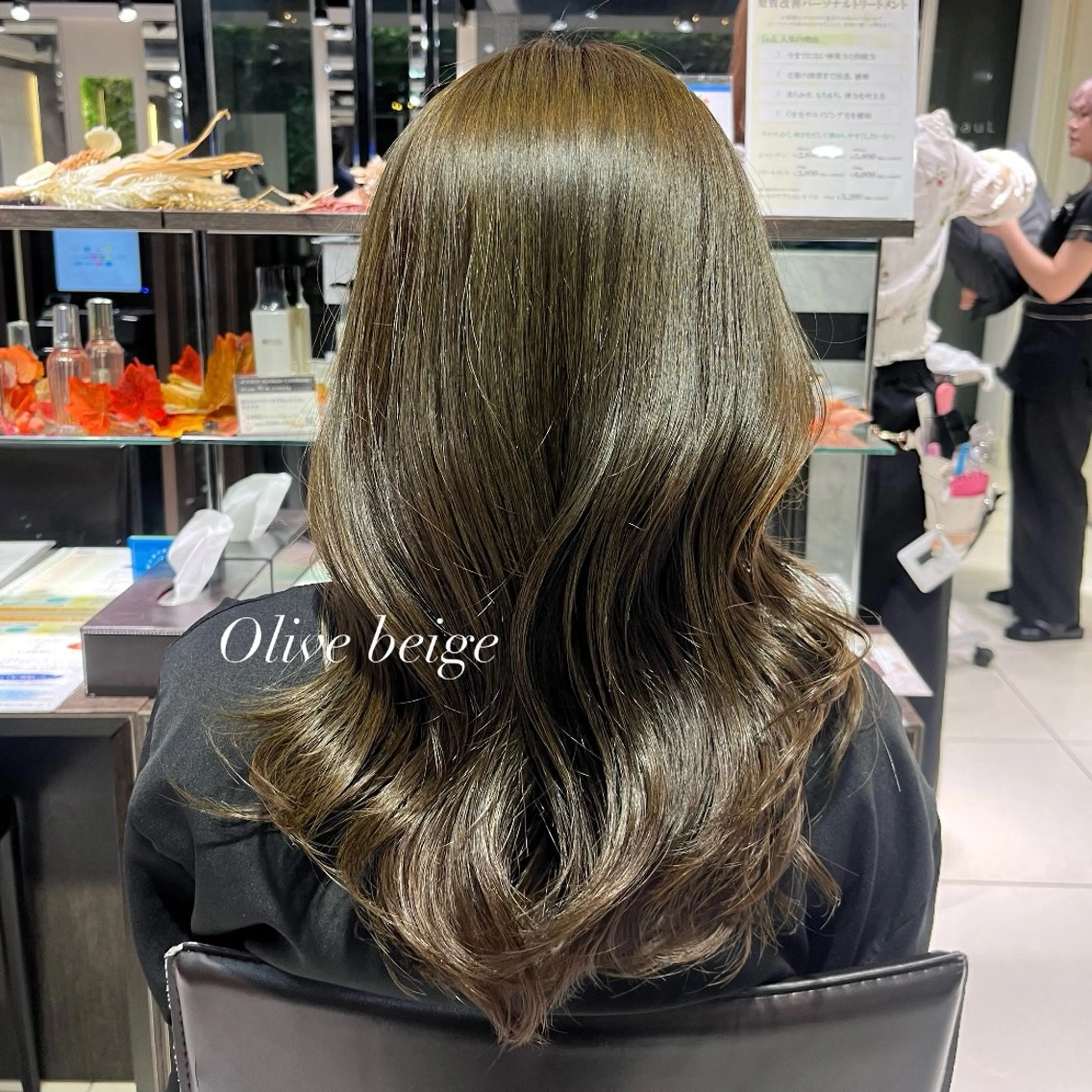 セミロング レイヤー×艶髪🤎. 𝜗𝜚hitomiのヘアスタイル