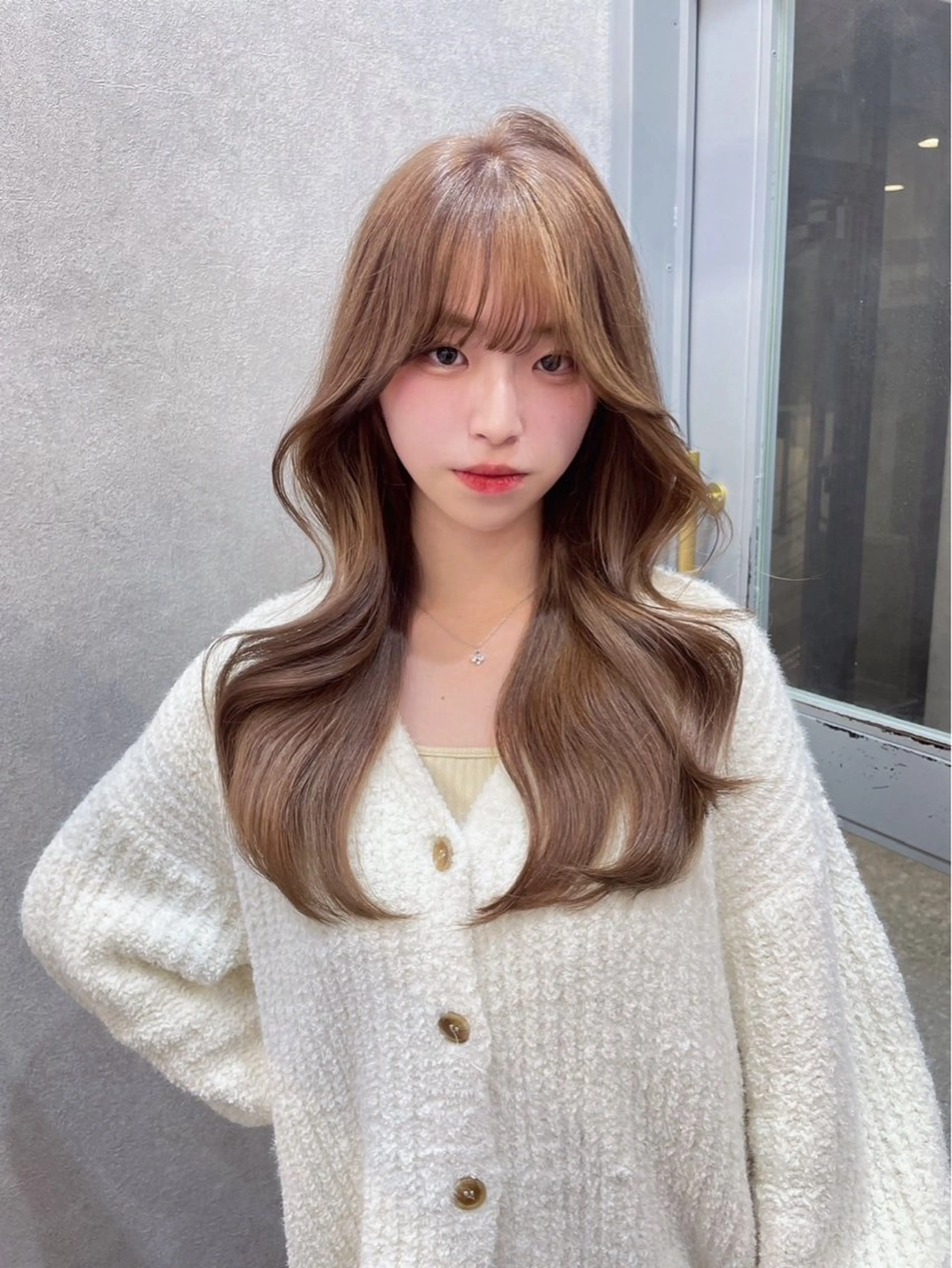 カラー ベージュカラー 透明感カラー ヘアカラー トリートメント ユナ / lond uluのヘアスタイル