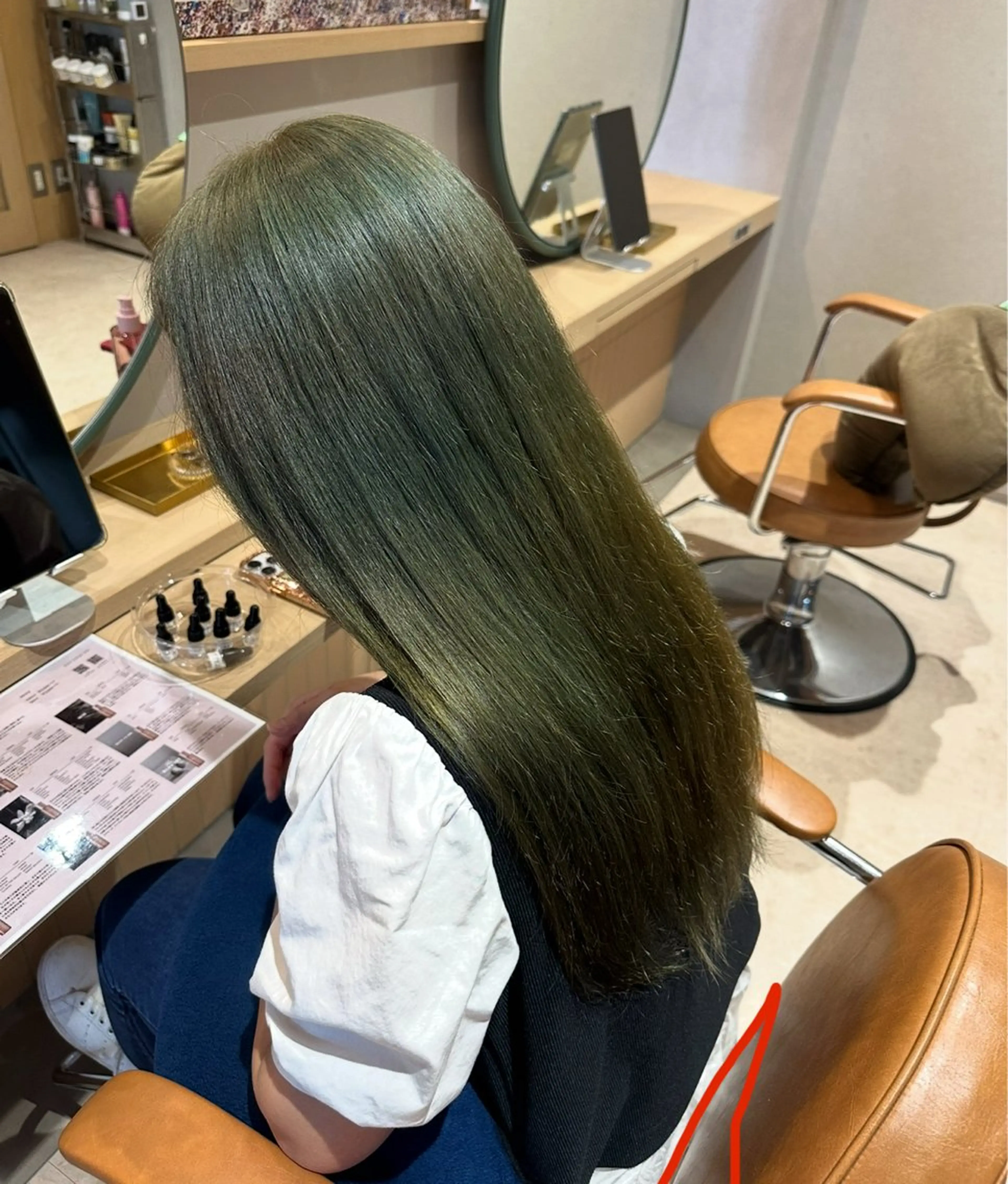 カラー 透明感カラー オリーブカラー ヘアカラー 内田 成美のヘアスタイル