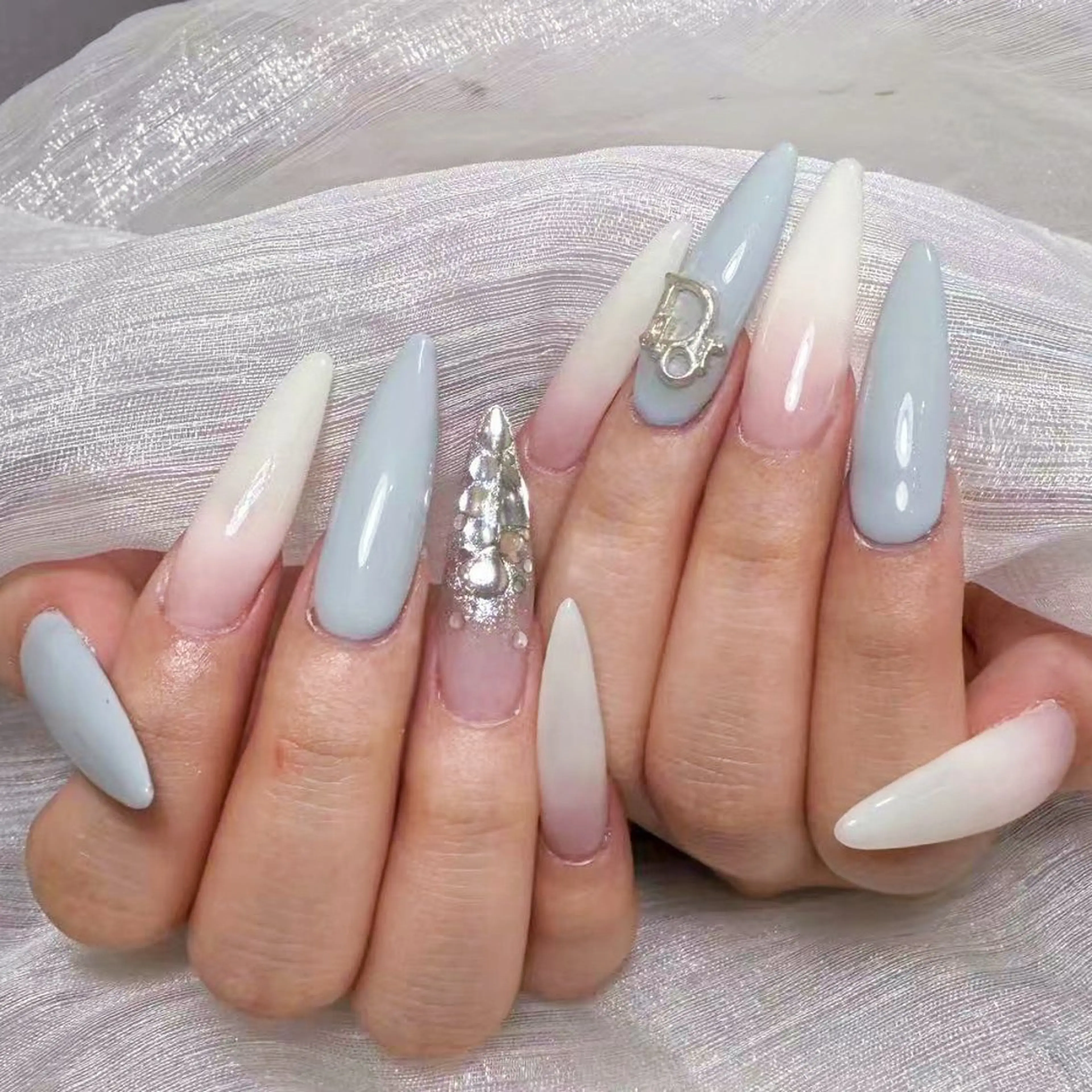 パーマ ハンドネイル yu ri 🌹のネイルデザイン