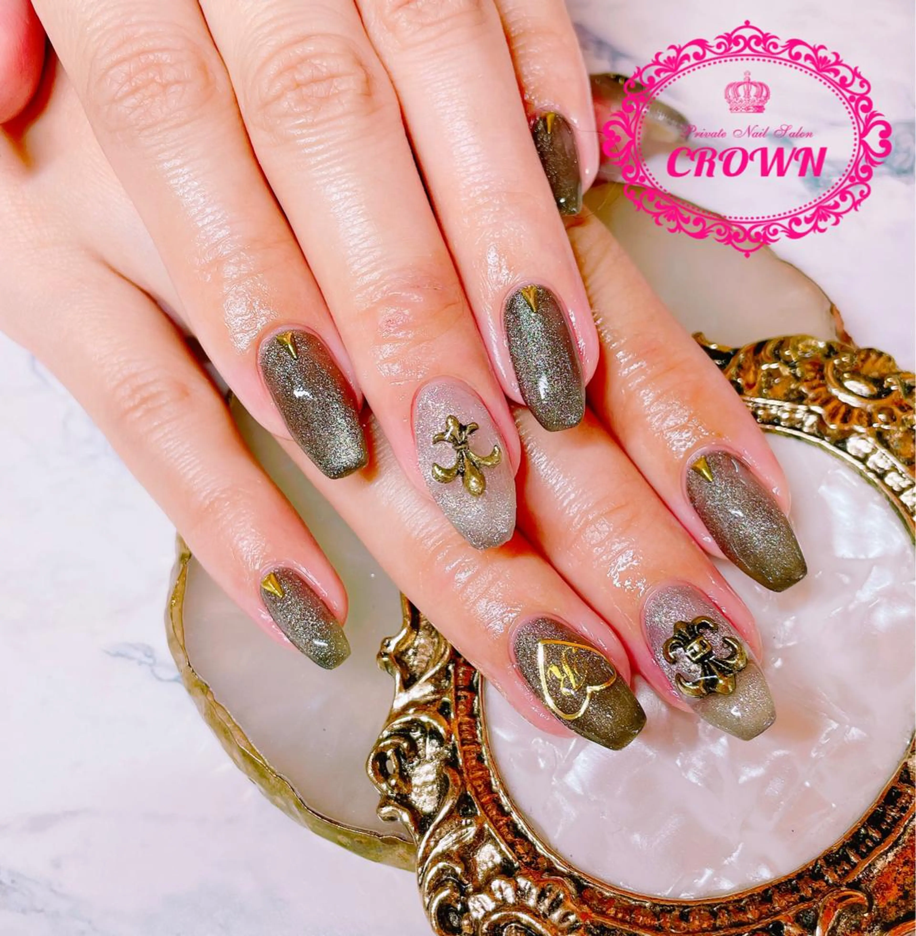 ネイル CROWN プライベートサロンのネイルデザイン