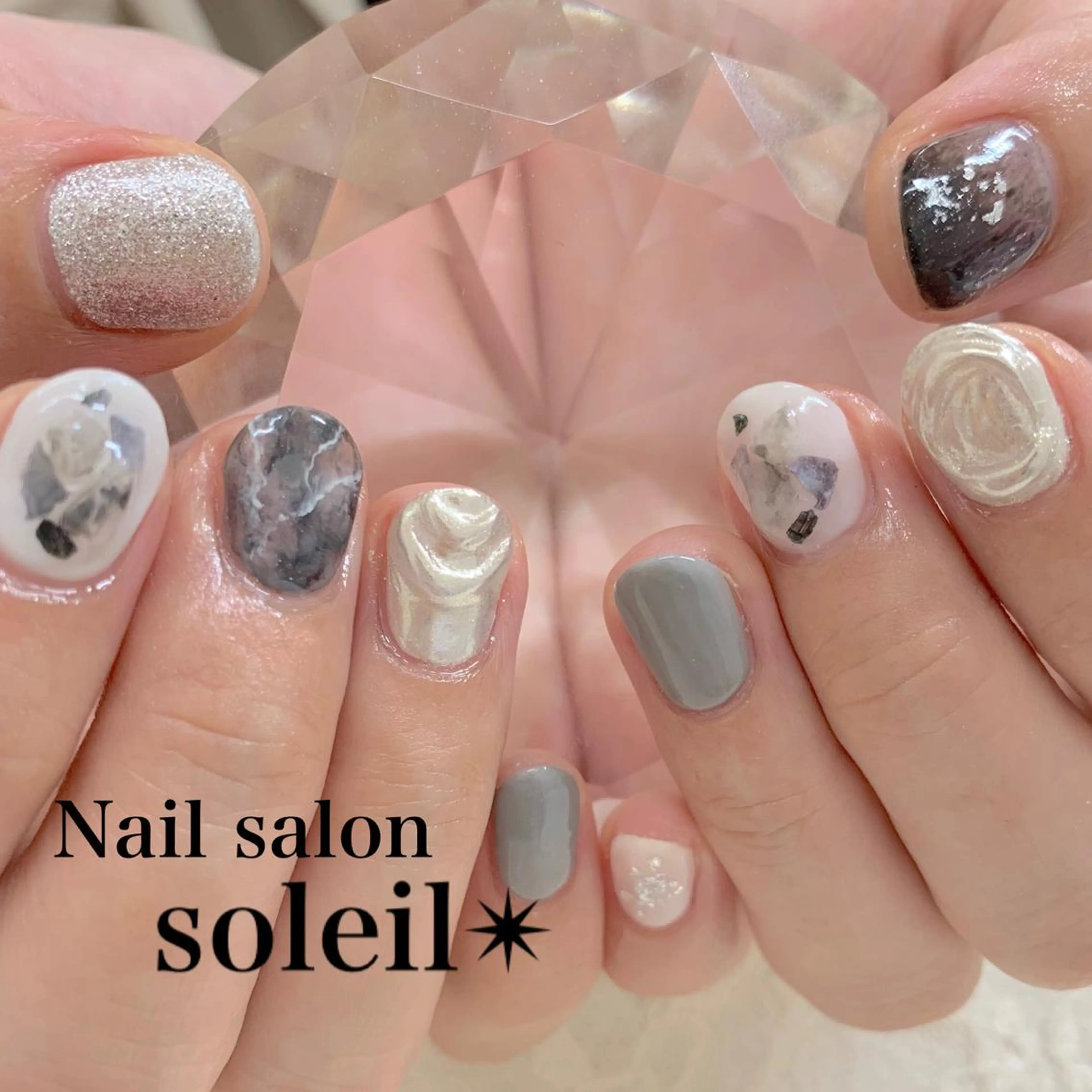 ネイル ミラーネイル 夏ネイル 粟津 美紀のネイルデザイン