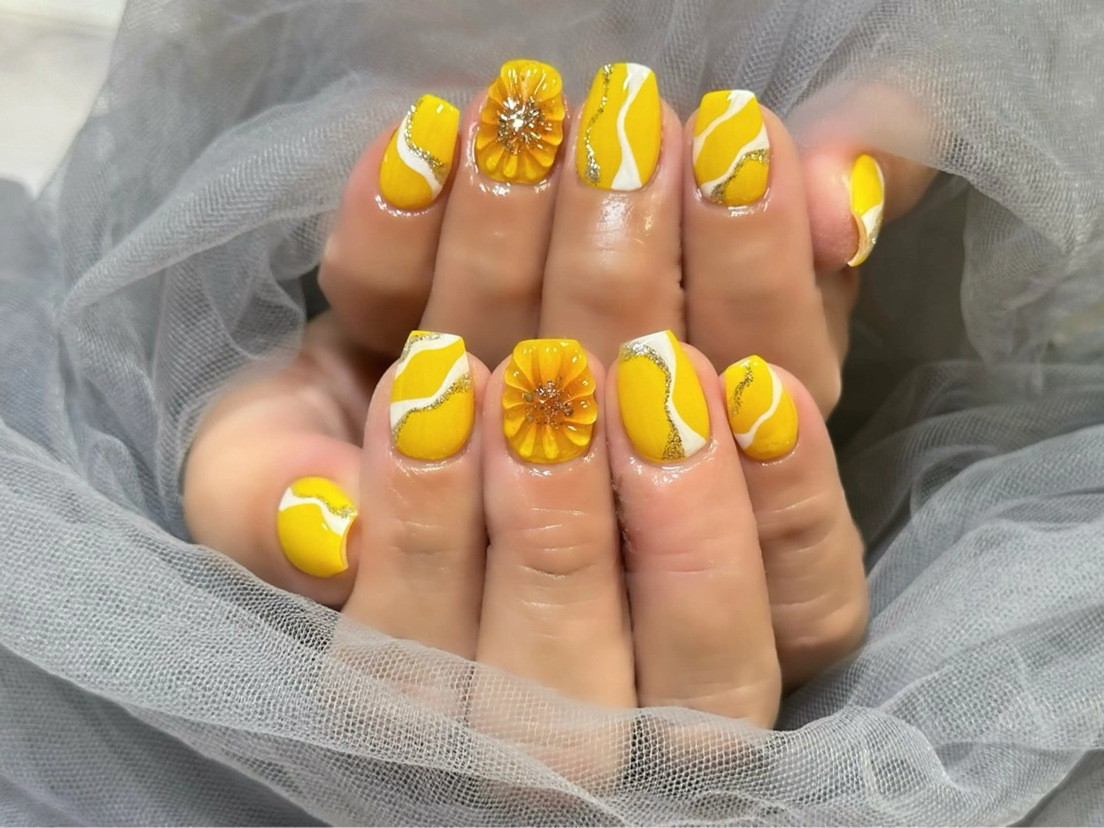 ネイル 黄色 ハンドネイル KURELLY所属・Nail Salon KURELLYのネイルデザイン